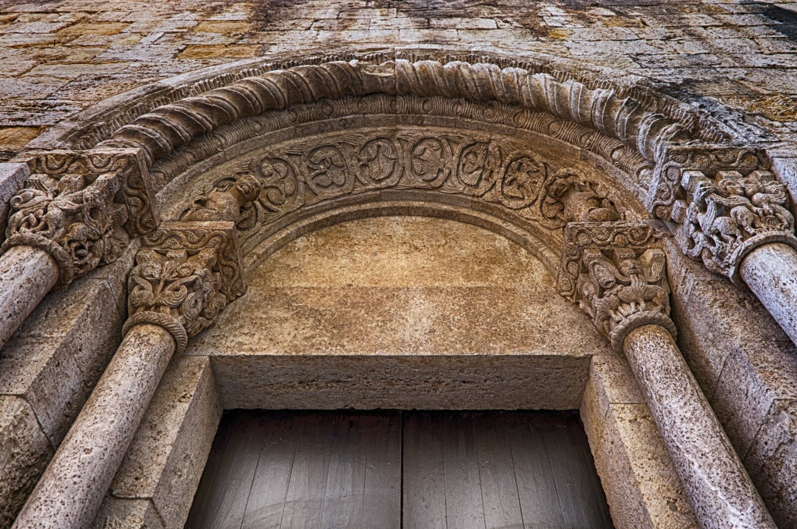 Fujifilm X-A2 sample photo. Arch, church, gate photography