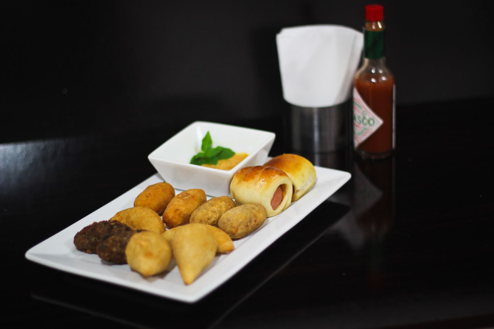 Canon EOS 60D + Canon EF 50mm F1.8 II sample photo. Salted, party, coxinha photography