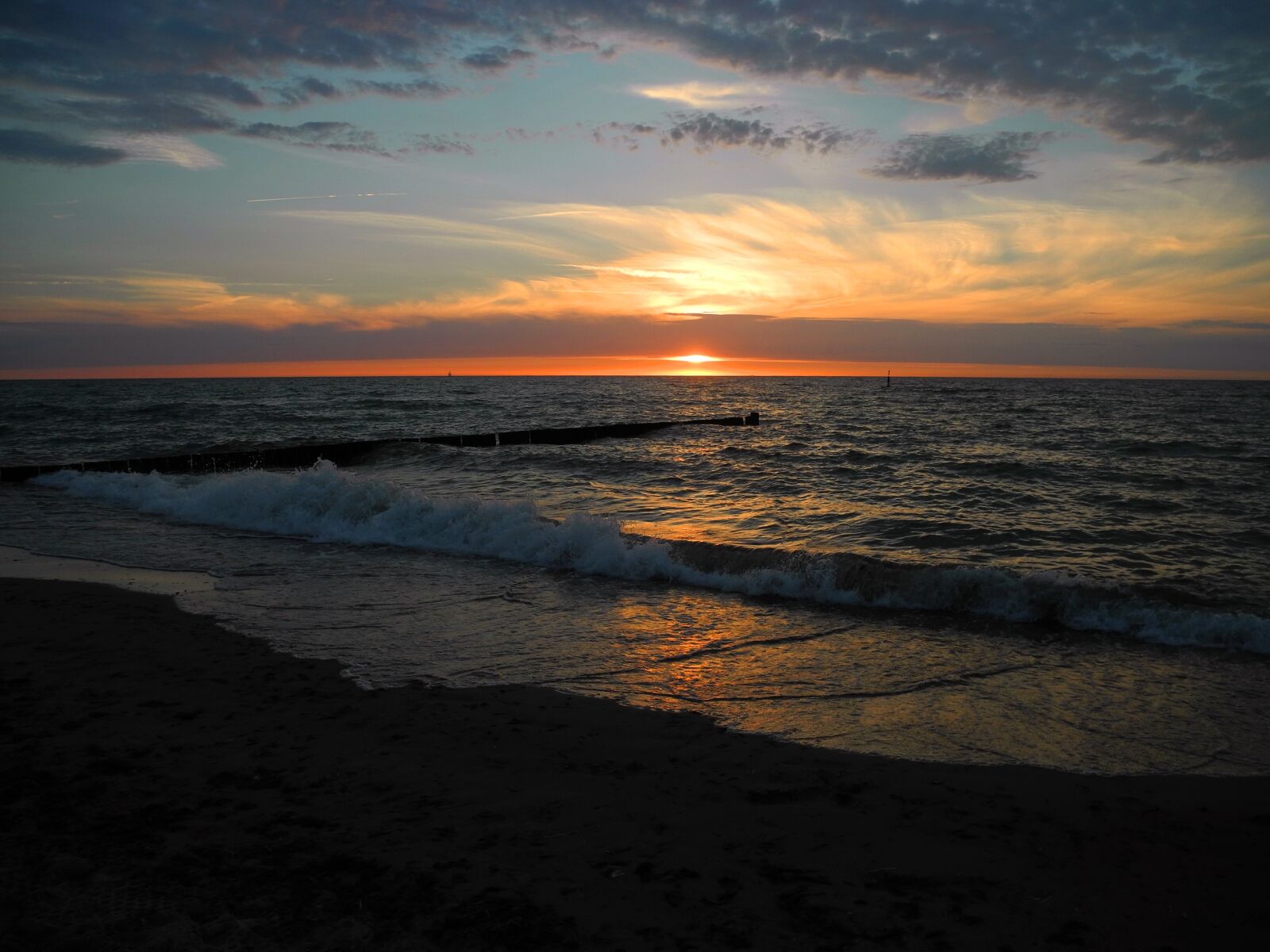 Nikon Coolpix P7100 sample photo. Sea, baltic sea, beach photography