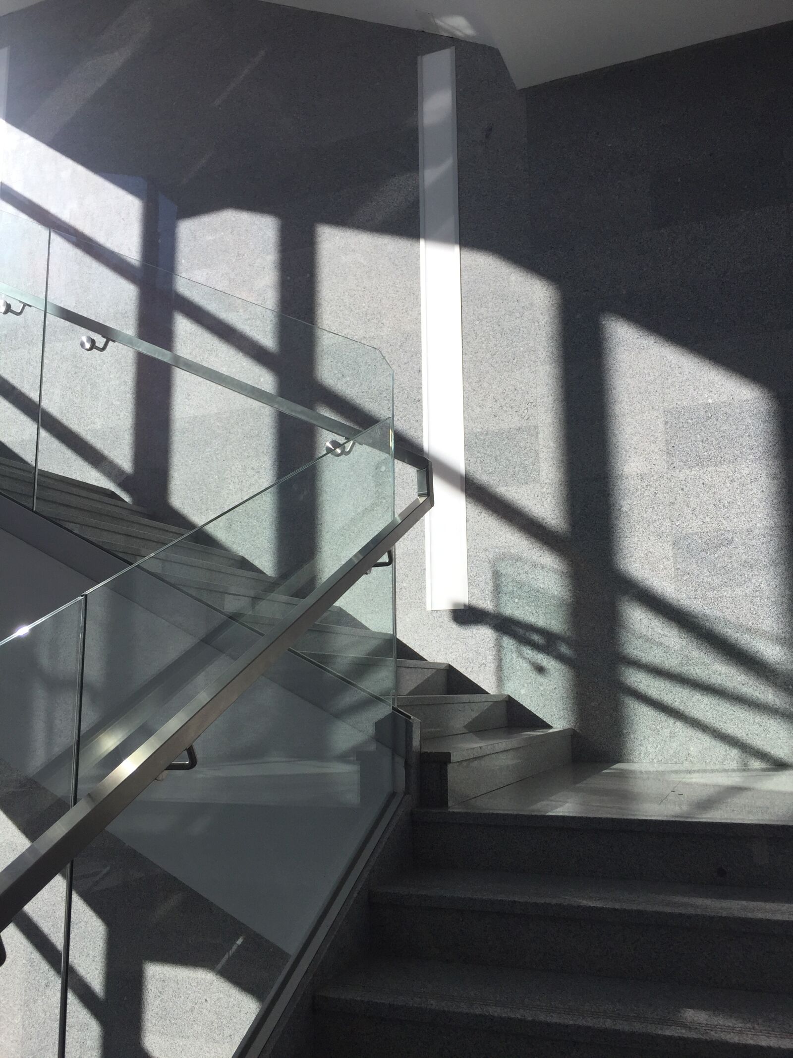 iPhone 6 back camera 4.15mm f/2.2 sample photo. City, university, sunshine photography