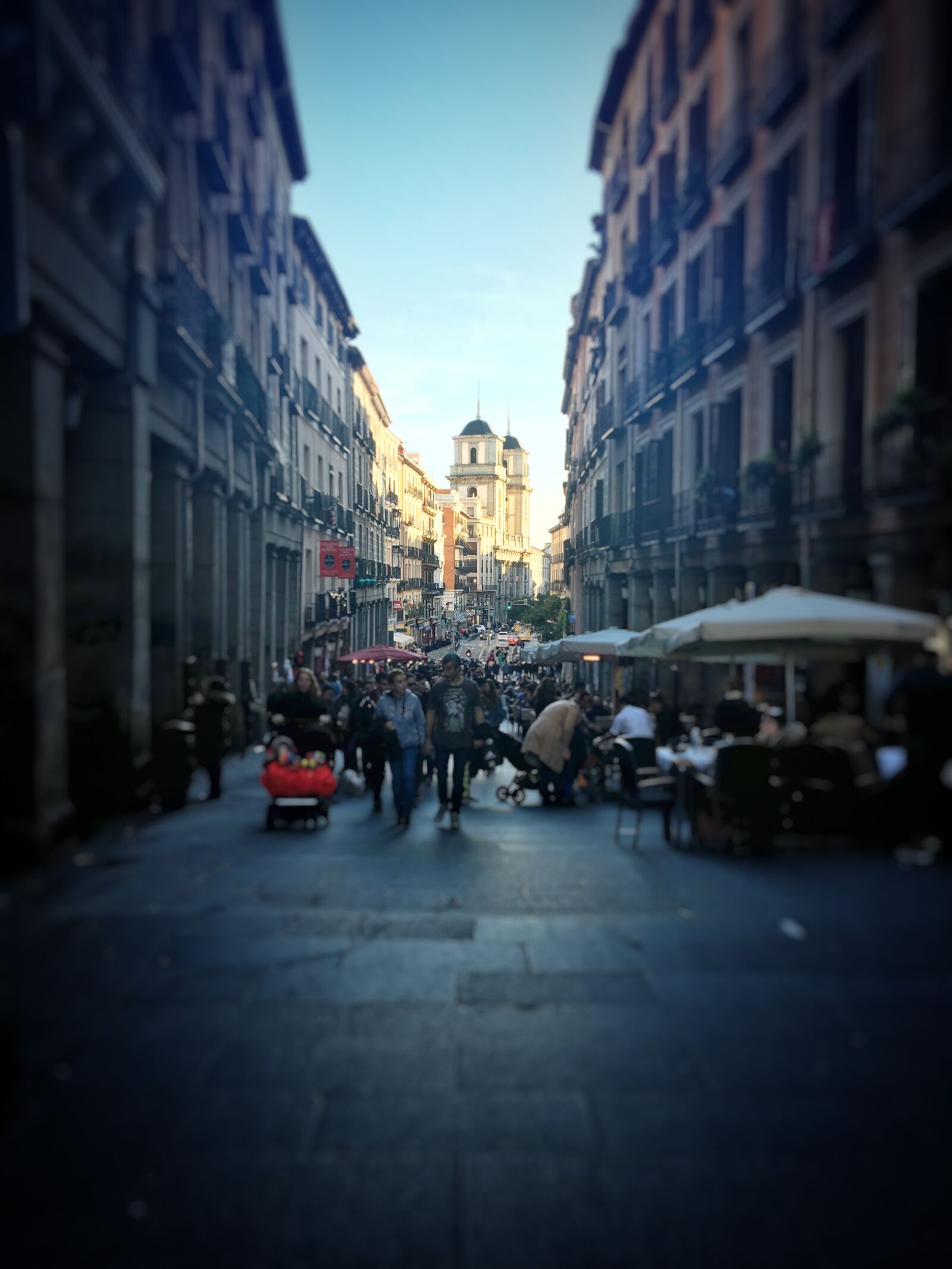 Apple iPhone 6s sample photo. Madrid, street, color photography
