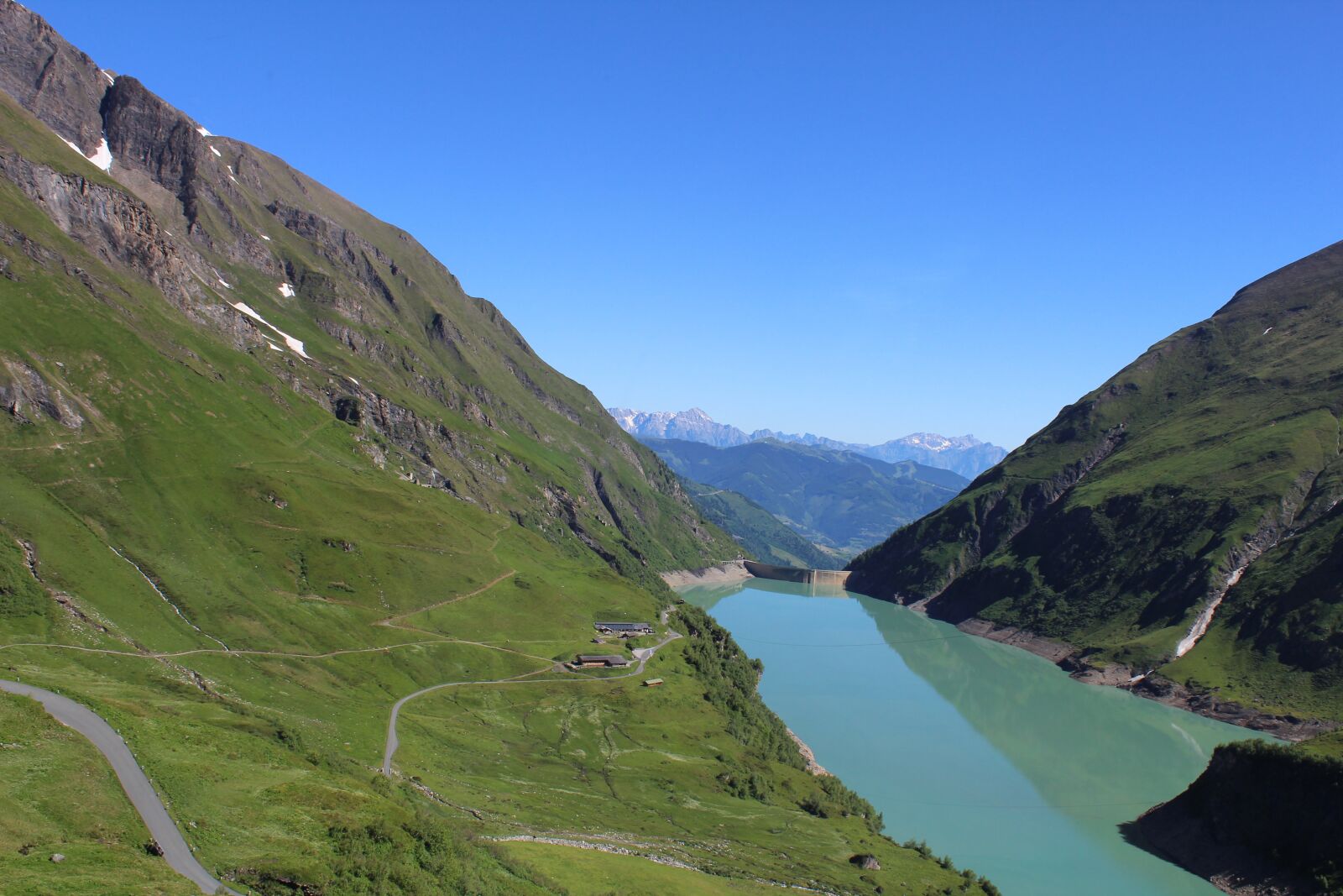 Canon EOS 1200D (EOS Rebel T5 / EOS Kiss X70 / EOS Hi) sample photo. Lake, mountains, water photography