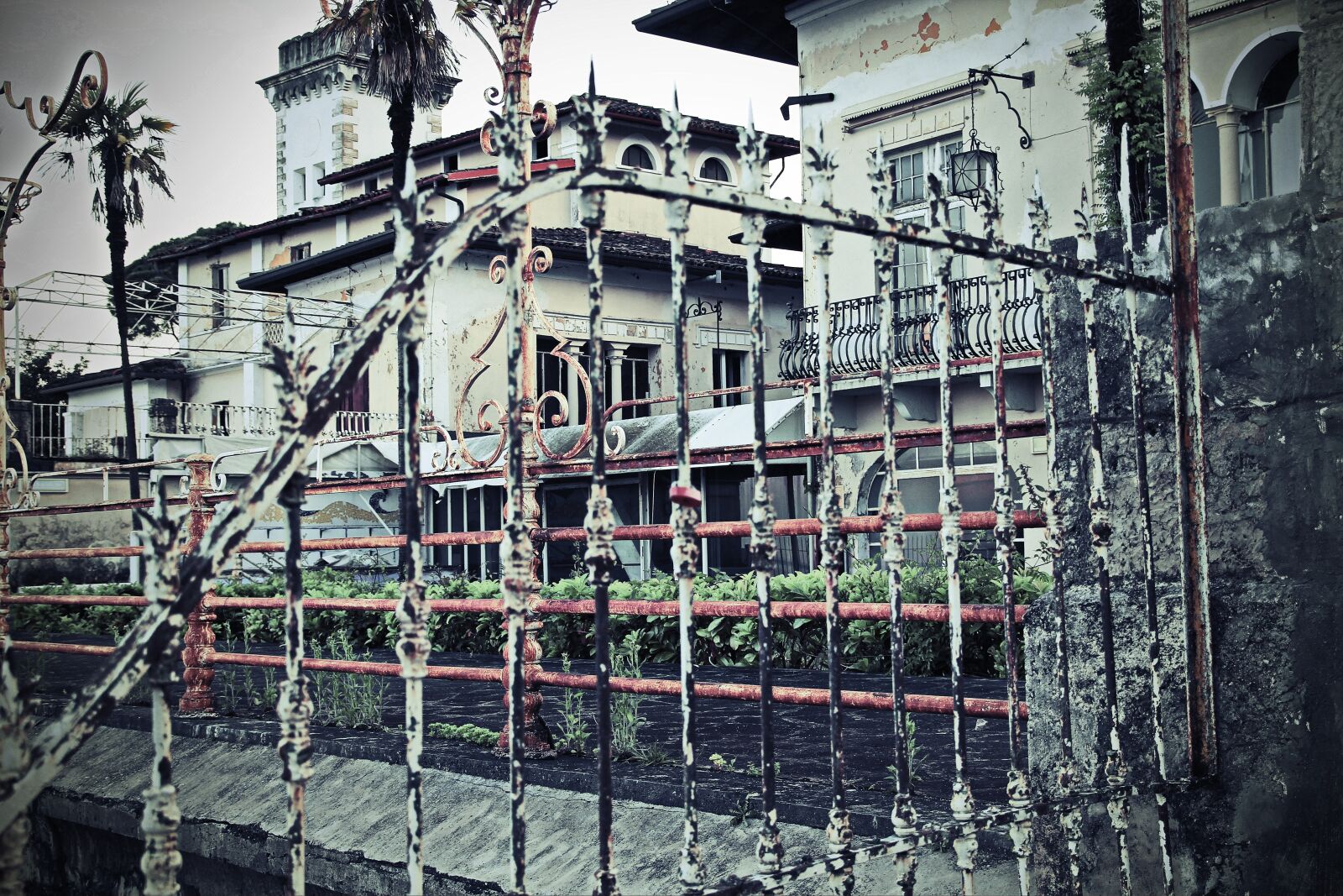 Canon EOS 60D sample photo. Garda, old, architecture photography
