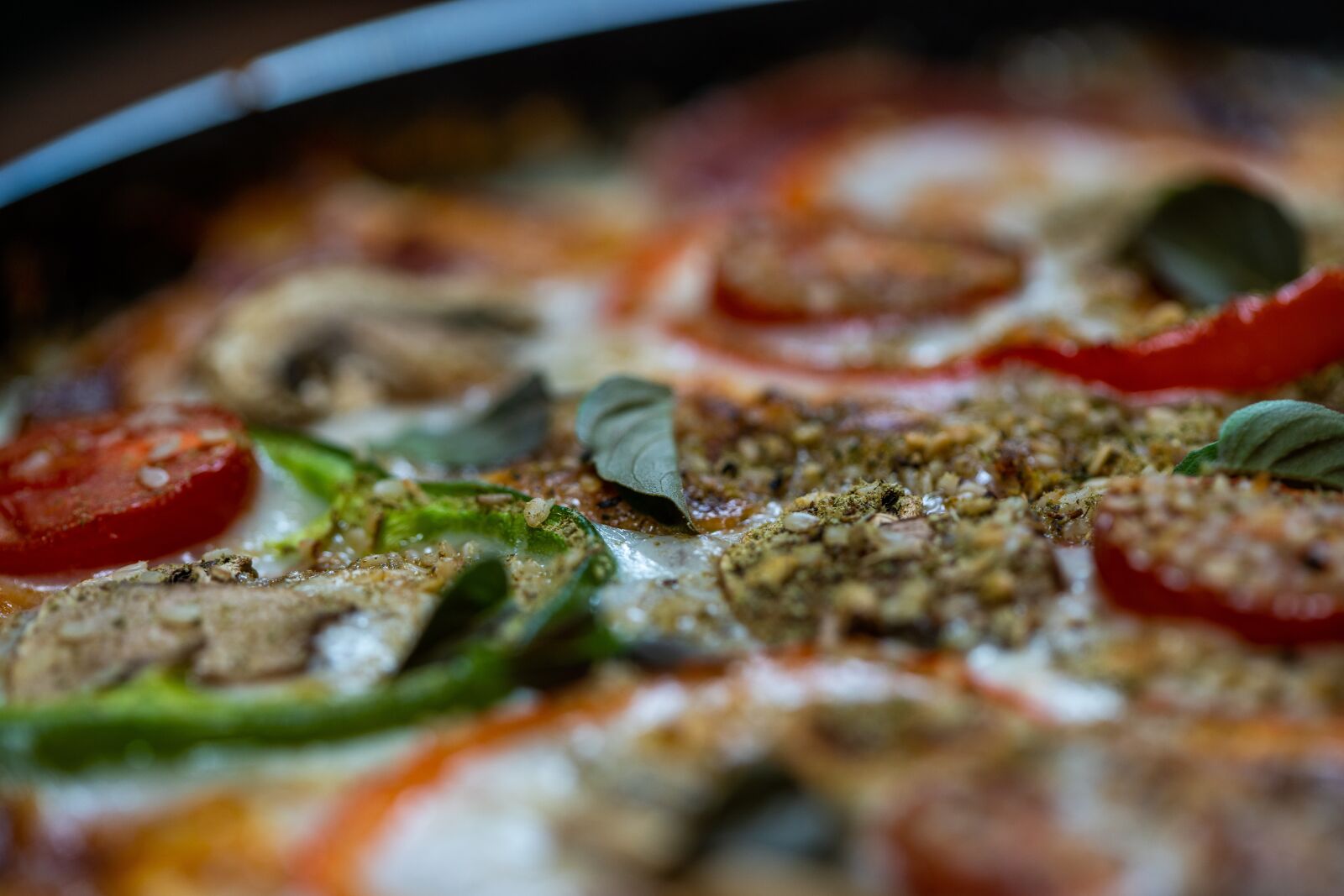 100mm F2.8 SSM sample photo. Pizza, food, cheese photography