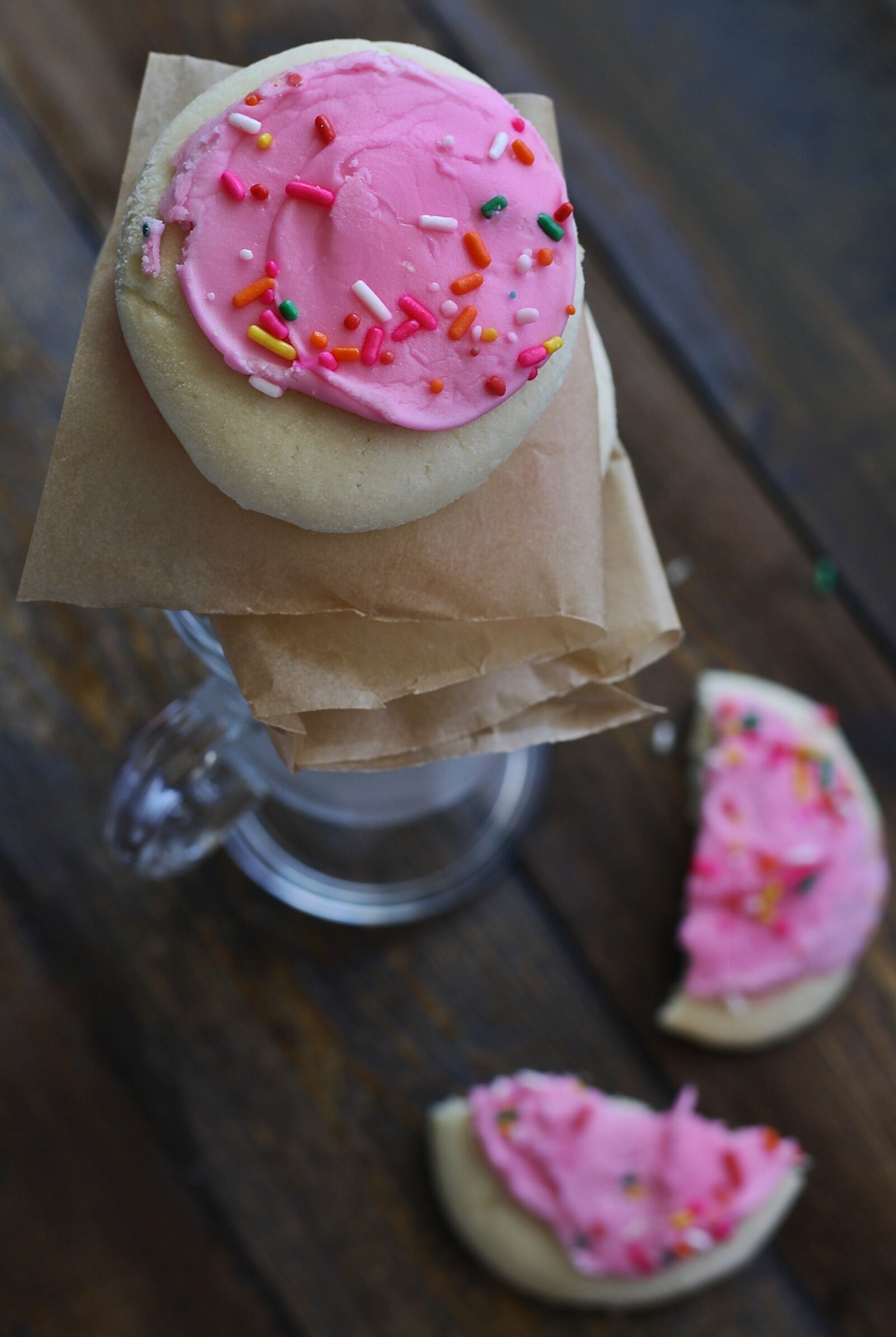 Canon EOS 1000D (EOS Digital Rebel XS / EOS Kiss F) sample photo. Cookies, milk, cookies milk photography