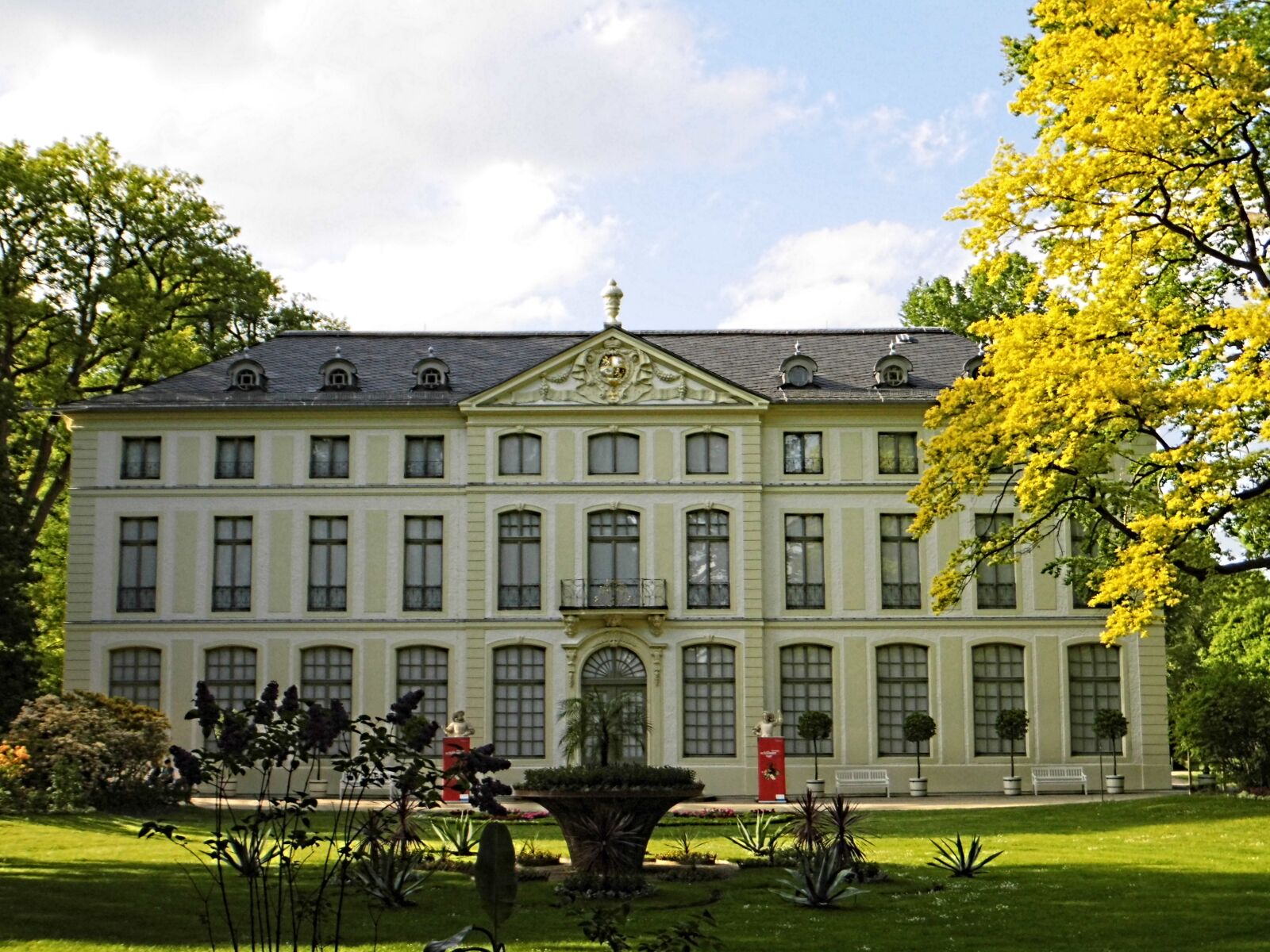 MEDION MD86929 sample photo. Greiz, park, castle photography