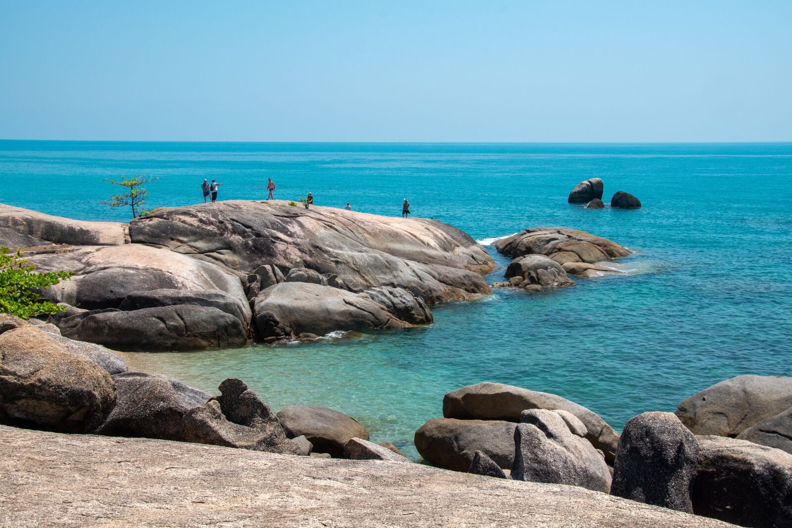 Nikon D5600 sample photo. Mountains, rocks, sea photography