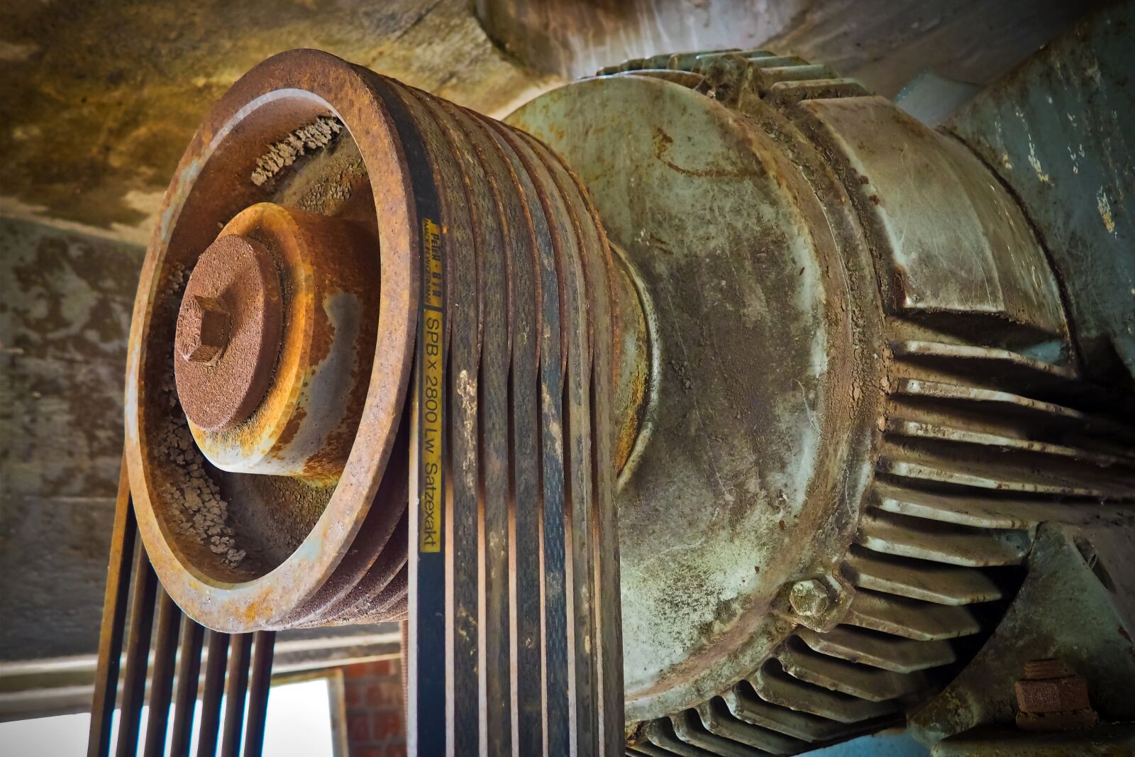 Olympus OM-D E-M10 sample photo. Lost places, warehouse, stock photography