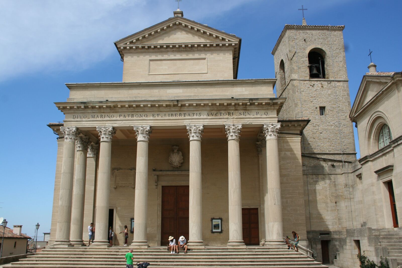 Canon EOS 350D (EOS Digital Rebel XT / EOS Kiss Digital N) sample photo. San marino, travel, building photography
