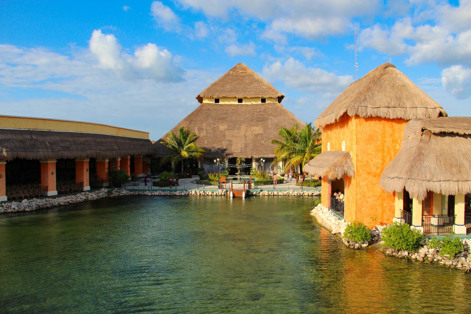 Canon EOS 600D (Rebel EOS T3i / EOS Kiss X5) sample photo. Hotel, caribs, mexico photography
