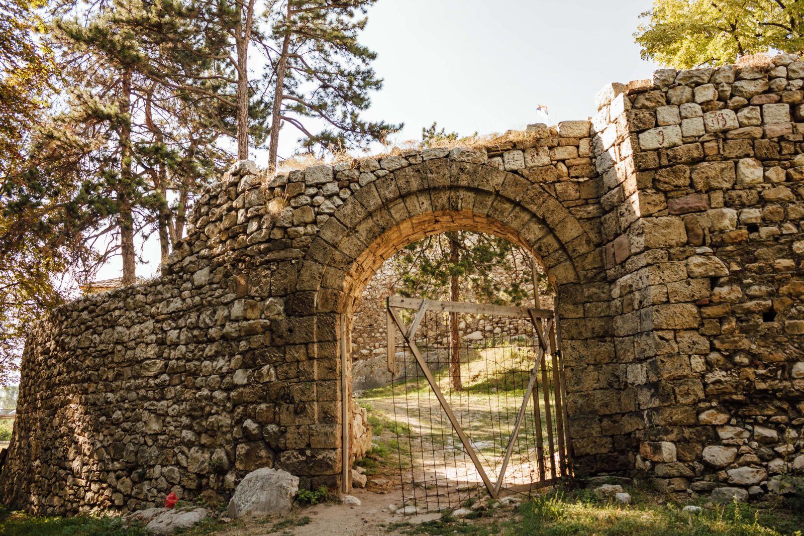 Canon EF-S 18-55mm F3.5-5.6 IS sample photo. Fortress, gateway, fortification, walls photography