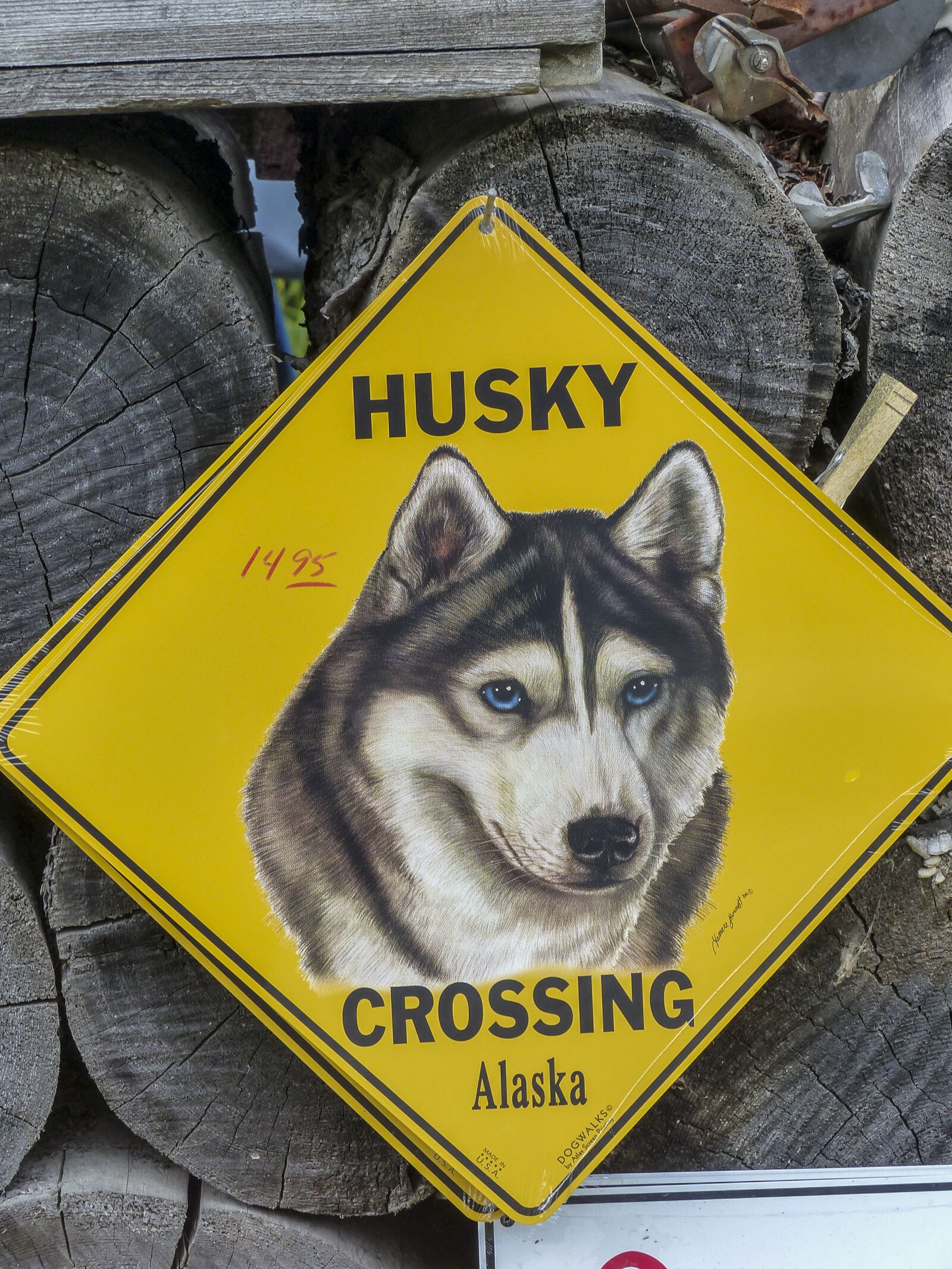 Panasonic Lumix DMC-FZ200 sample photo. Sign, metal, yellow photography