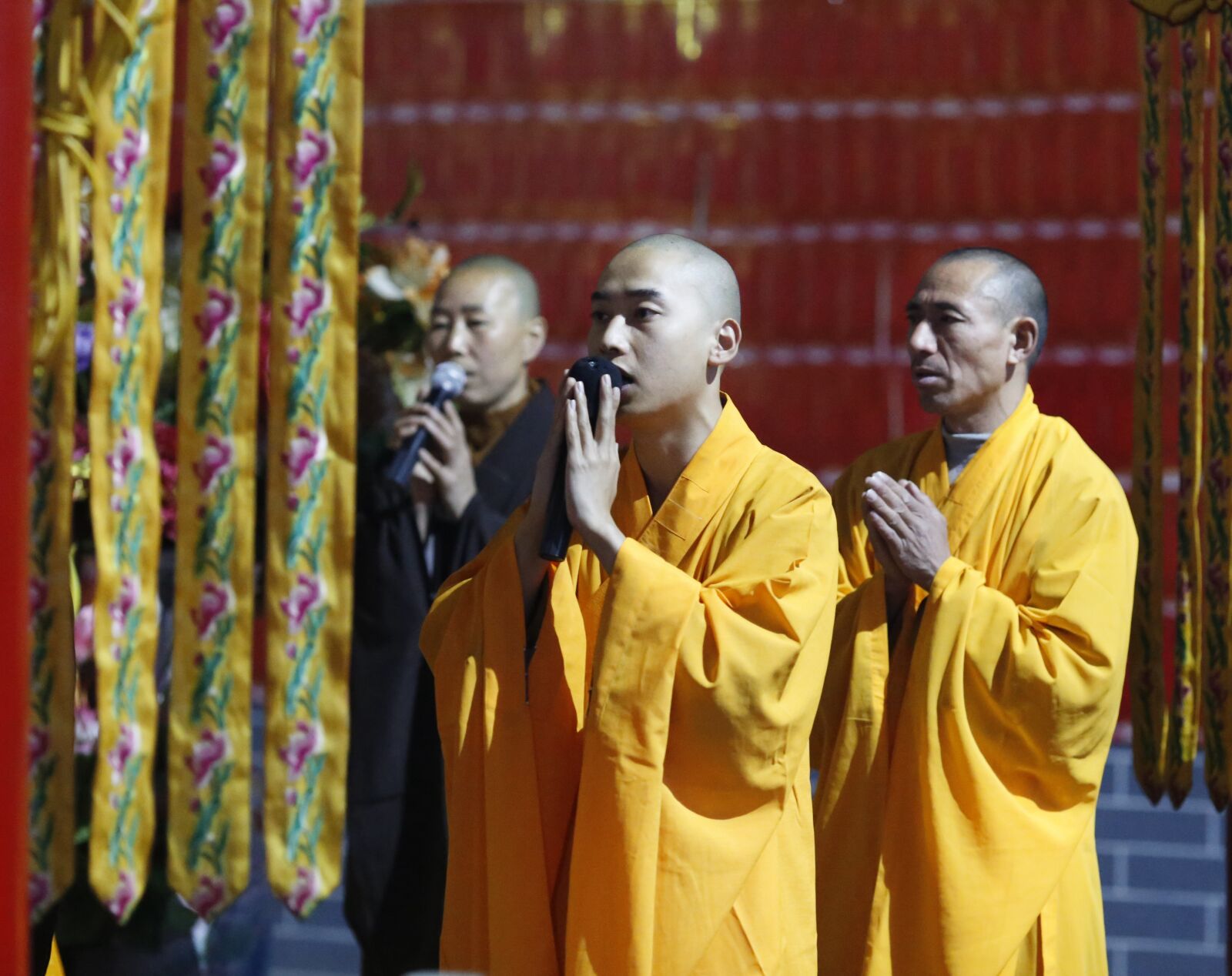 Canon EOS 6D + Canon EF 135mm F2L USM sample photo. Monk, monks, chanting photography