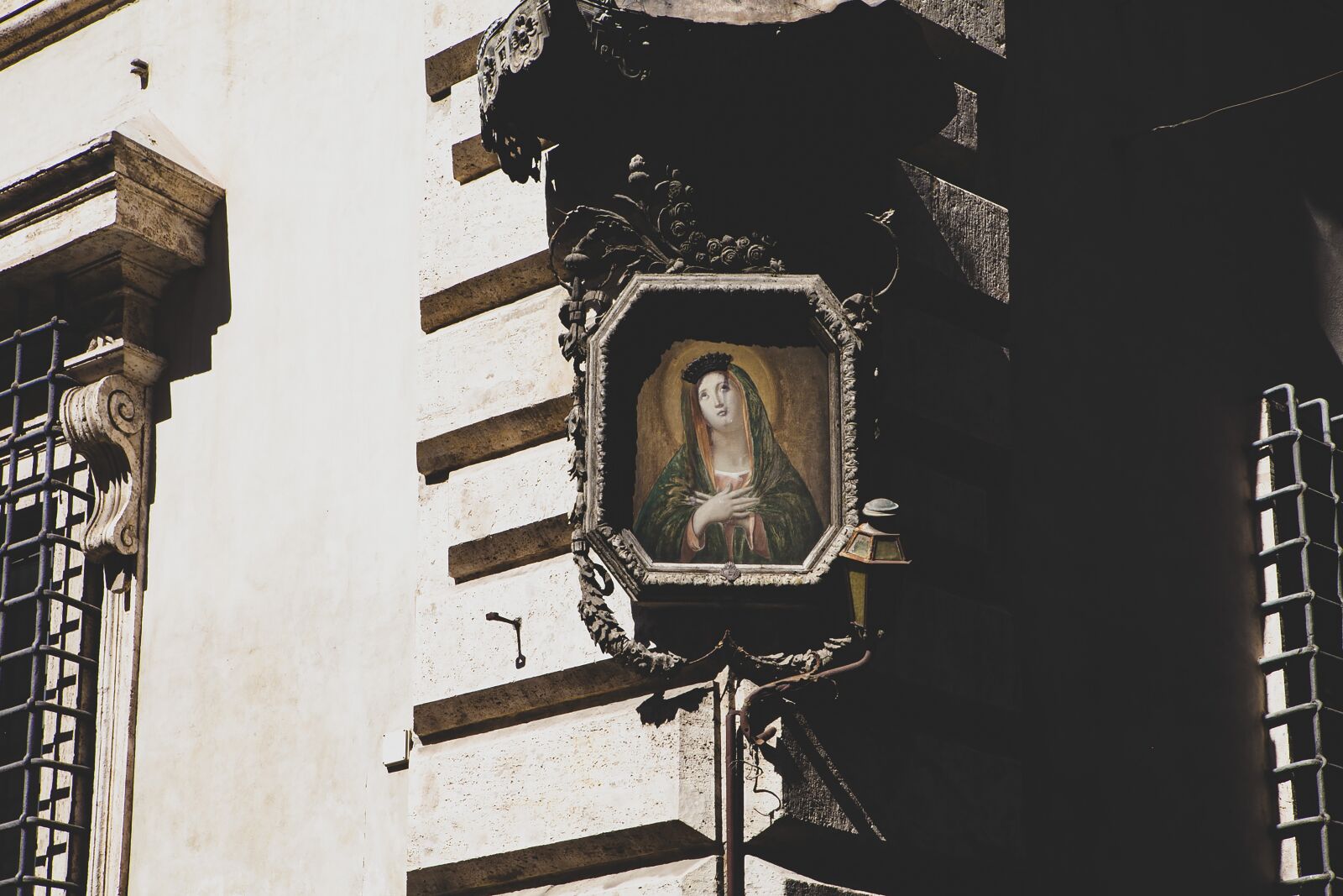Canon EOS 5D Mark II sample photo. Holy thursday, pasqua, virgin photography