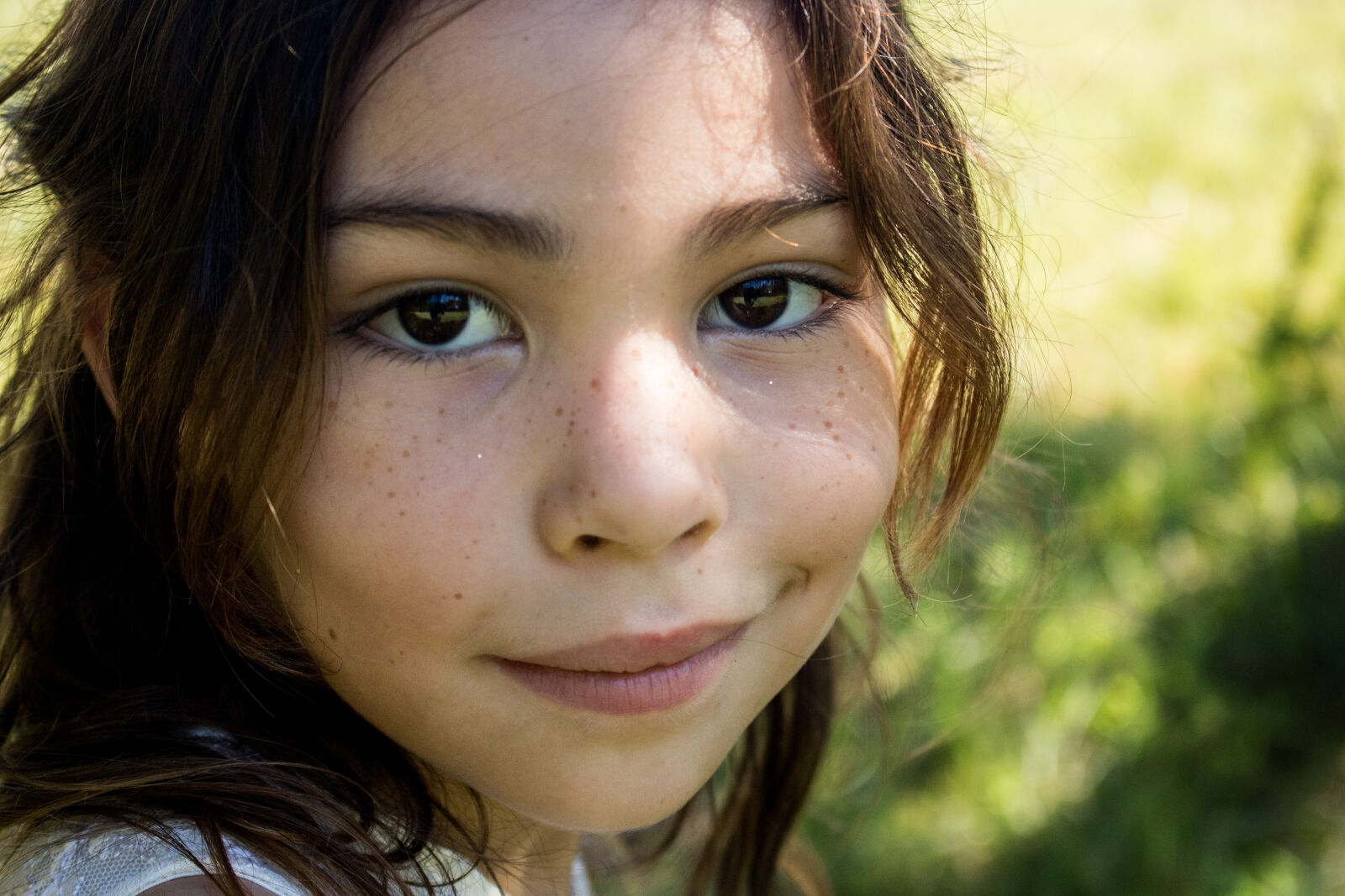 Canon EOS 750D (EOS Rebel T6i / EOS Kiss X8i) sample photo. Beautiful, beautiful, girl, catching photography