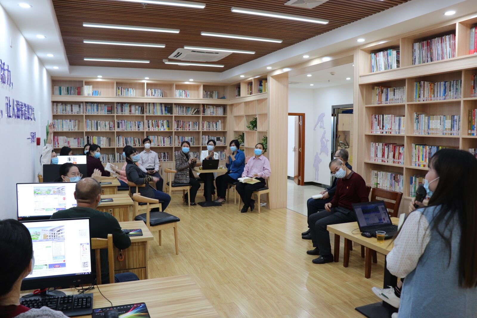 Canon EOS 800D (EOS Rebel T7i / EOS Kiss X9i) sample photo. World reading day, read photography