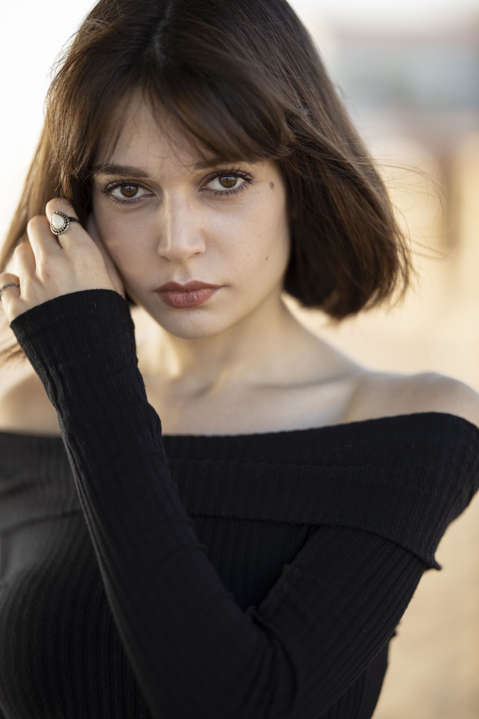 Canon RF 85mm F1.2L USM sample photo. Model, woman, pose photography