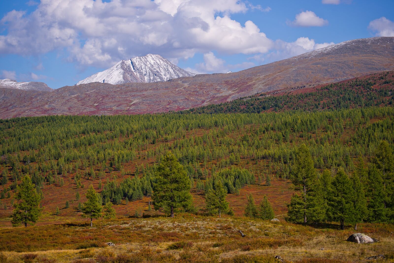 70-400mm F4.0-5.6 G SSM sample photo. Mountain, landscape, travel photography