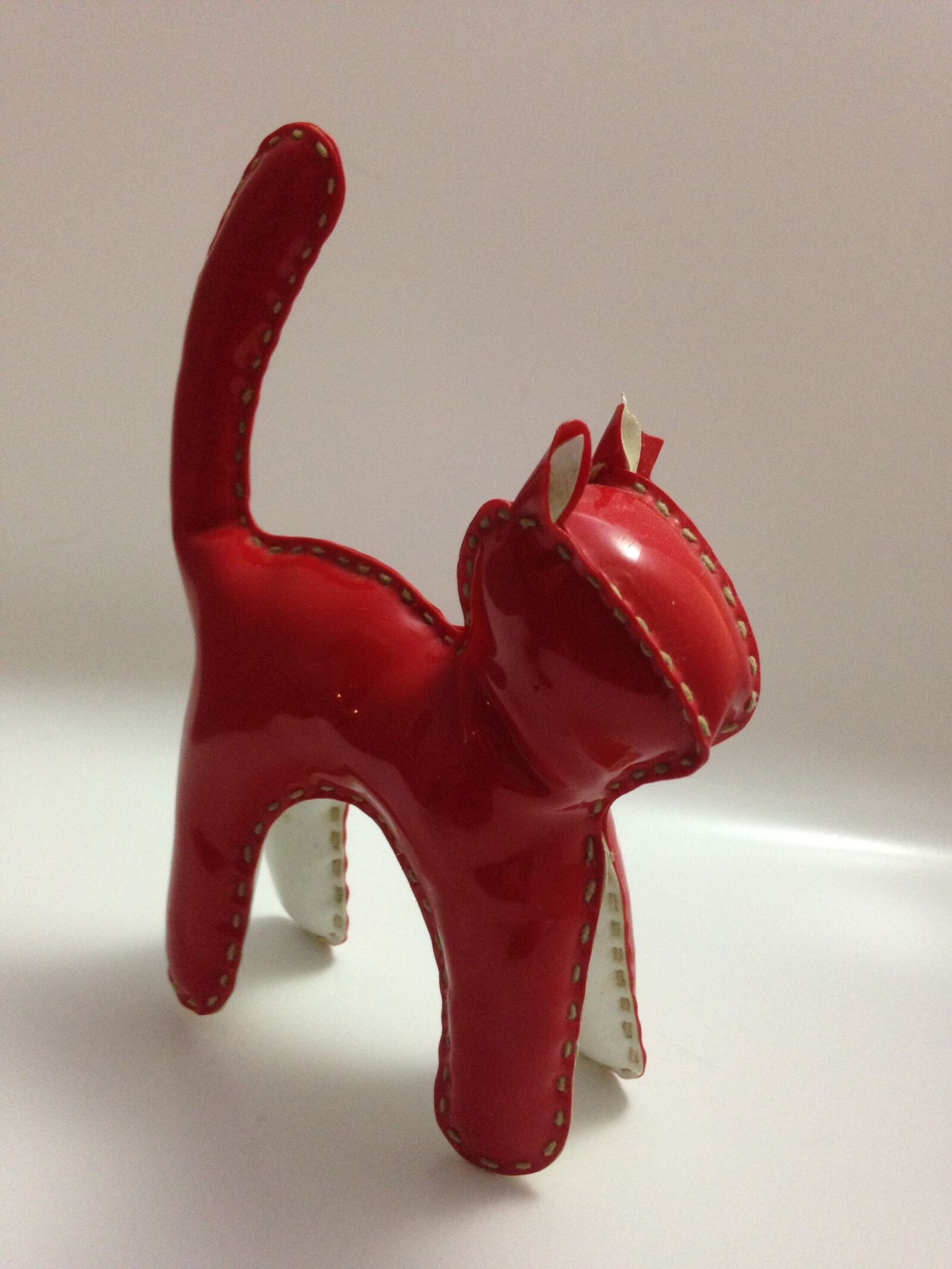 iPhone 5c back camera 4.12mm f/2.4 sample photo. Toys, red cat, plastic photography