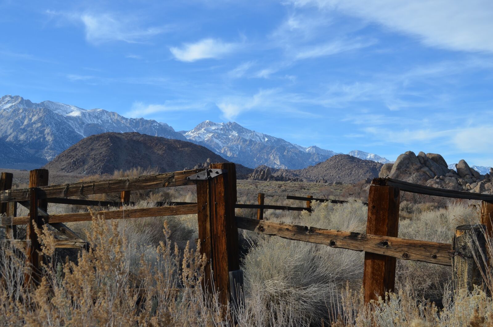 Nikon D5100 sample photo. Fence, lone pine, western photography