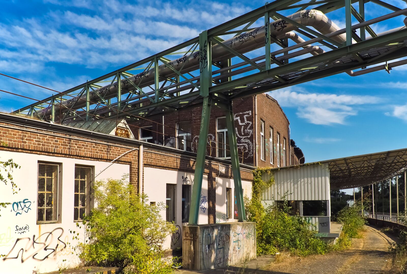 Olympus OM-D E-M10 sample photo. Lost places, factory, old photography