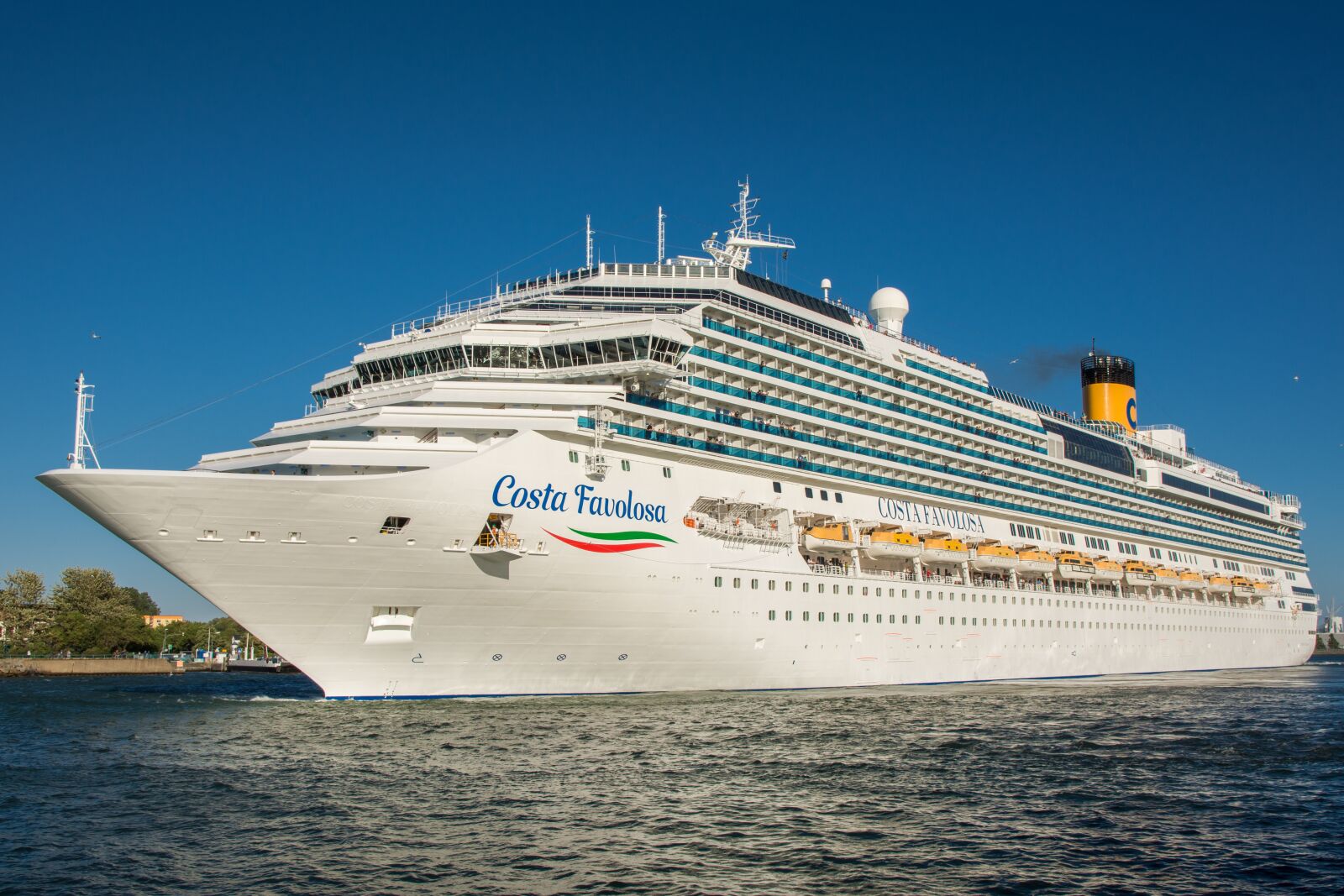 Nikon D7200 sample photo. Cruise ship, sea, ship photography