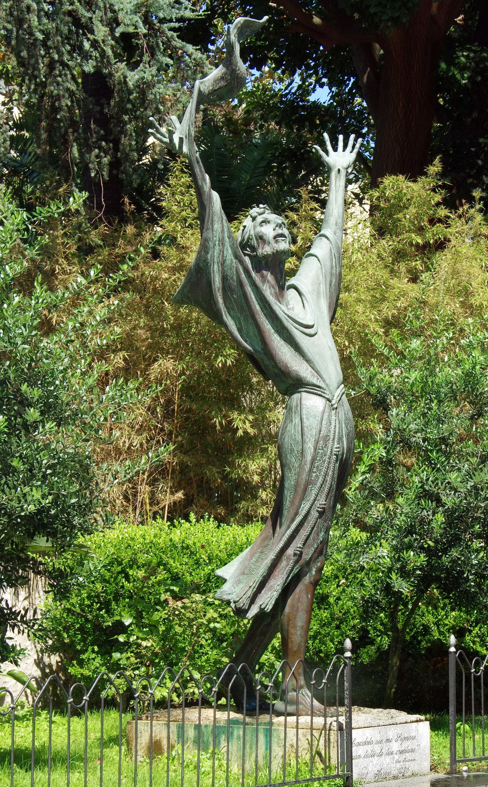 Pentax K-5 sample photo. Italy, sorrento, statue photography