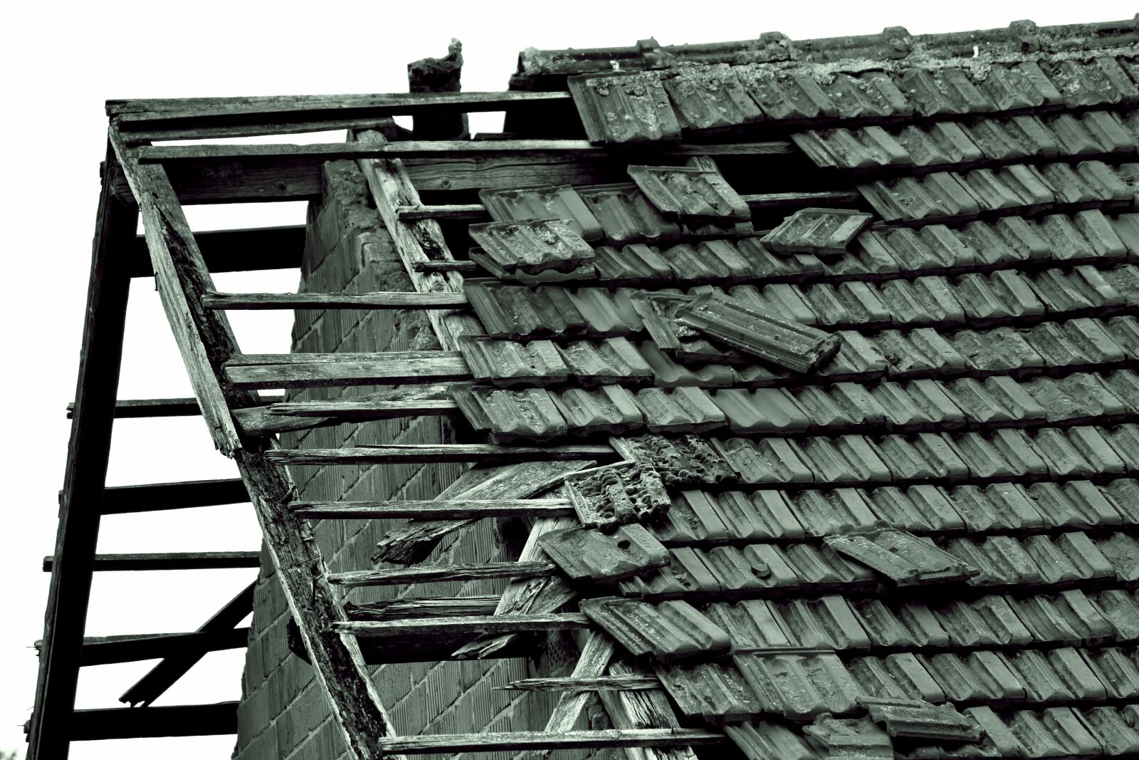 Canon EF-S 55-250mm F4-5.6 IS II sample photo. Old house, barn, field photography