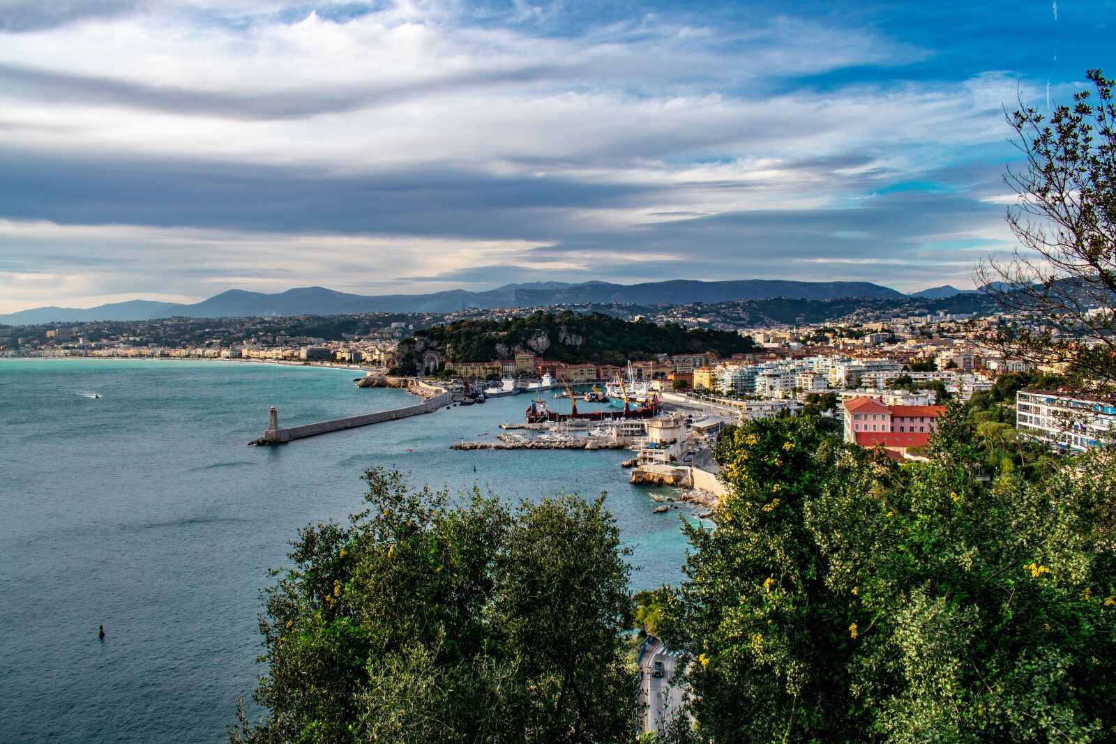 Nikon D5600 sample photo. Sea, city, beach photography