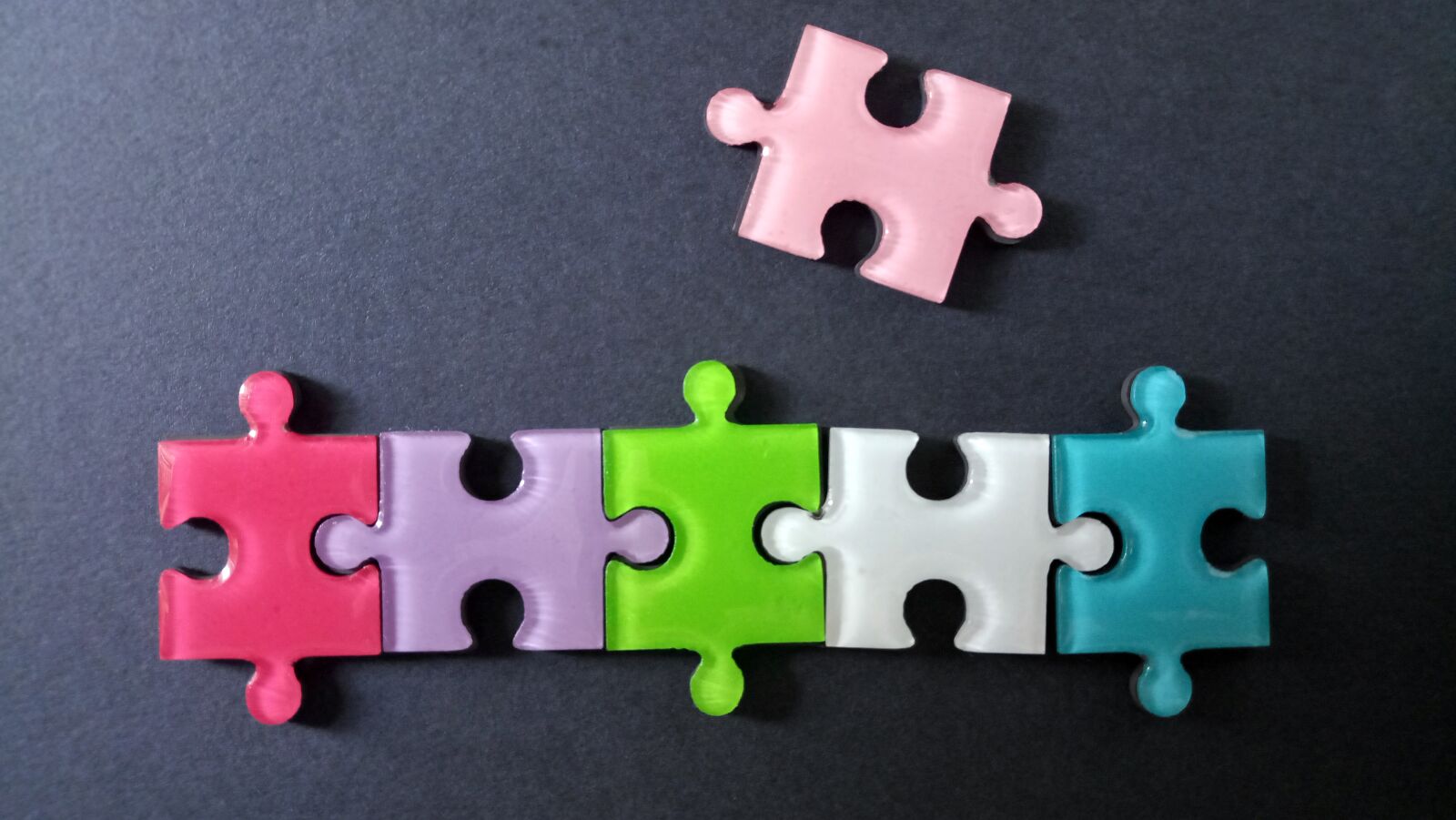 SHIFT 6M sample photo. Puzzle, cooperation, outsider photography