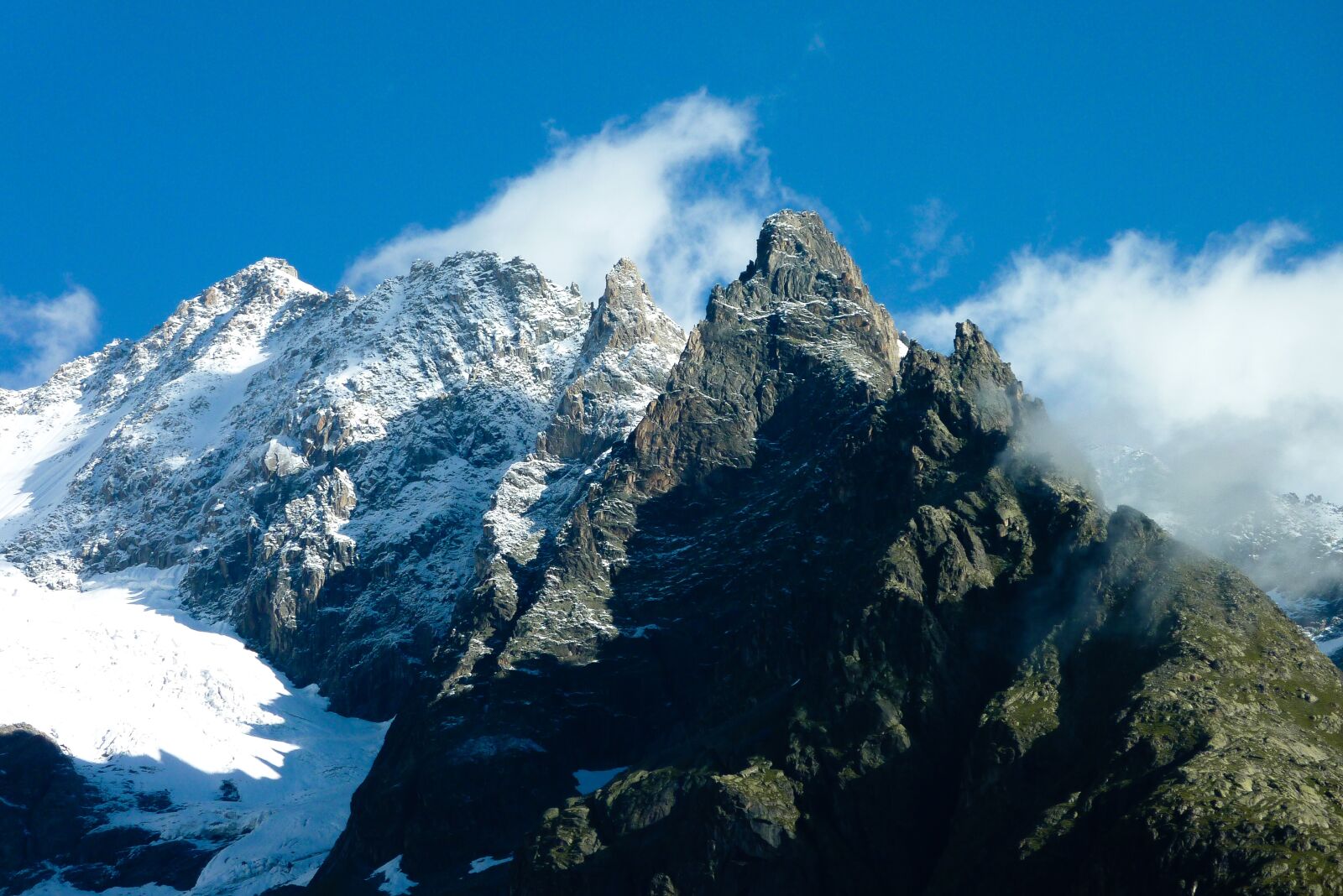 Panasonic DMC-TZ7 sample photo. White, snow, mountaineering photography