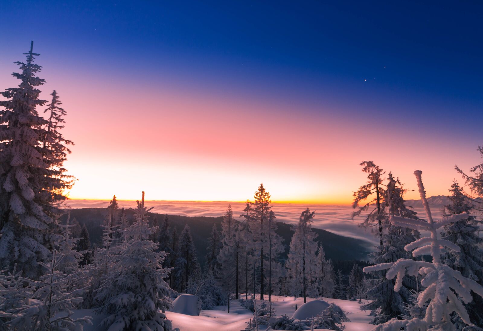 Canon EOS 700D (EOS Rebel T5i / EOS Kiss X7i) sample photo. Sunrise, winter, snow photography