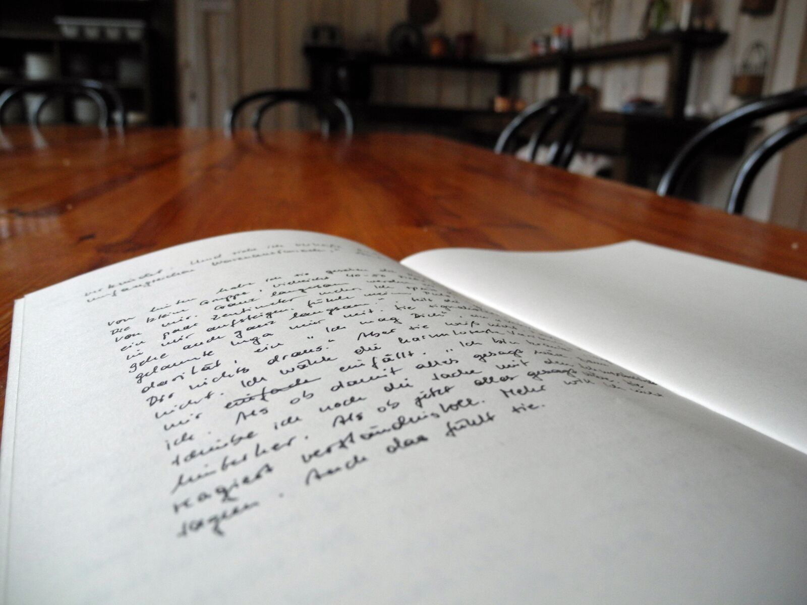 Nikon Coolpix P7000 sample photo. Write, read, handwriting photography