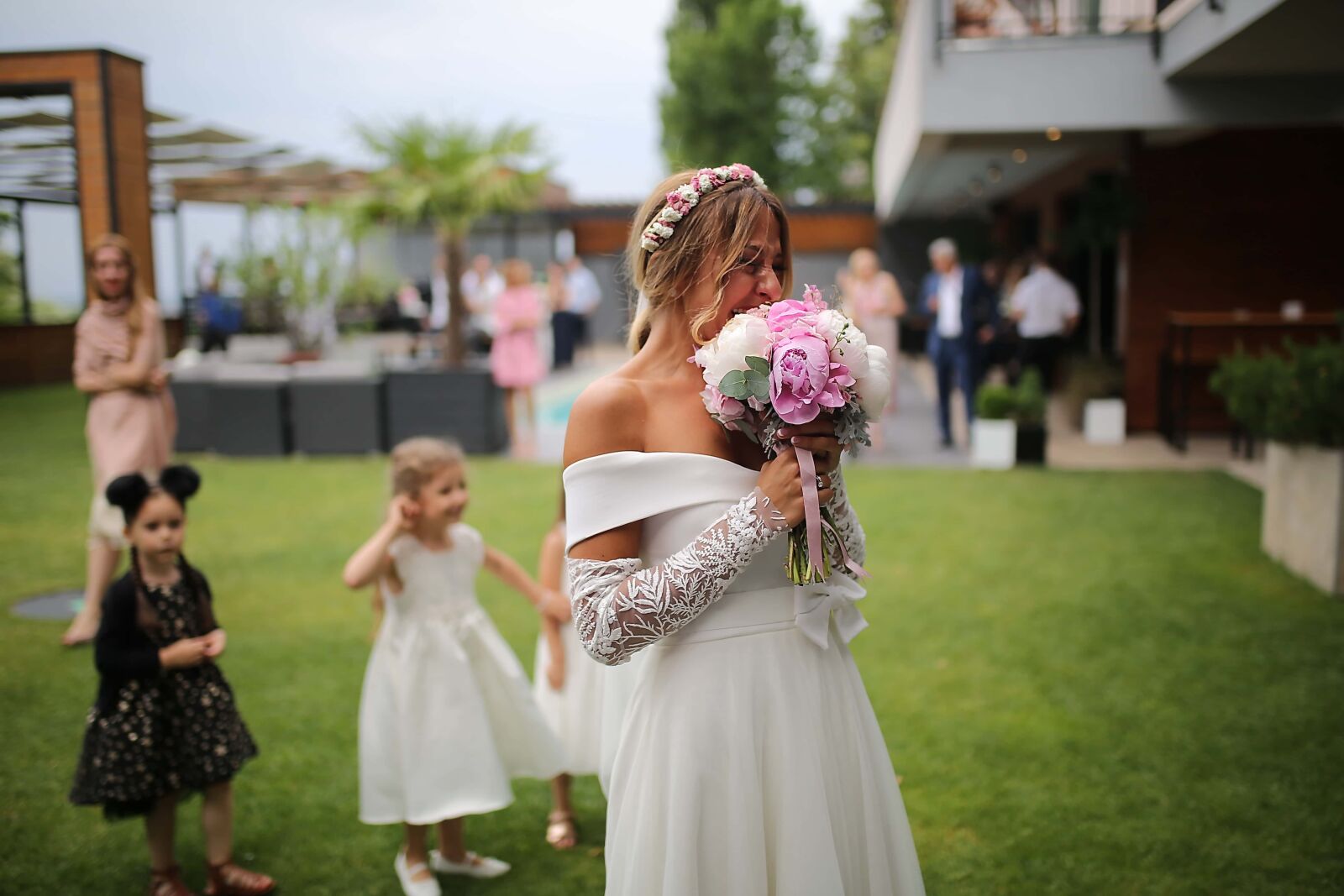 Canon EOS 5D Mark III sample photo. Crying, happiness, bride, wedding photography