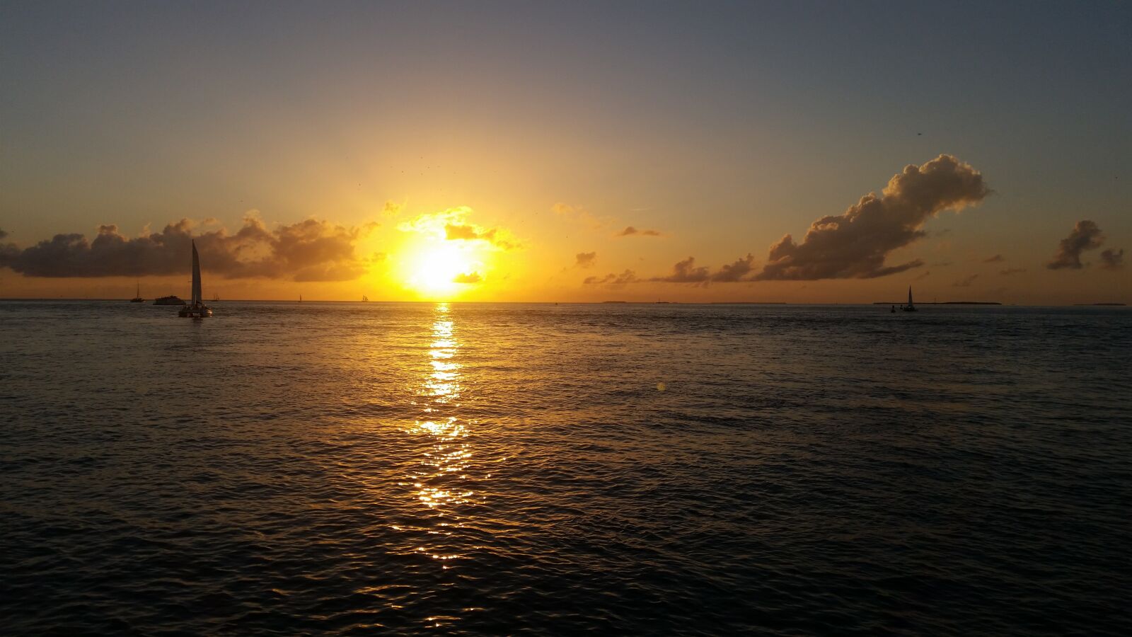 Samsung Galaxy S5 sample photo. Sunset, sun, dawn photography