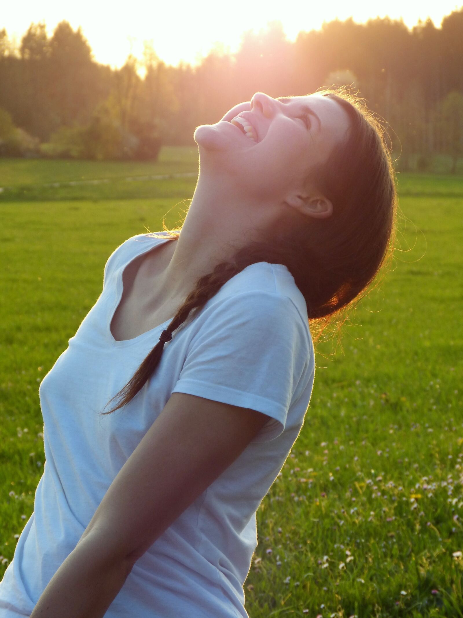 Panasonic Lumix DMC-FZ150 sample photo. Girl, woman, meadow photography