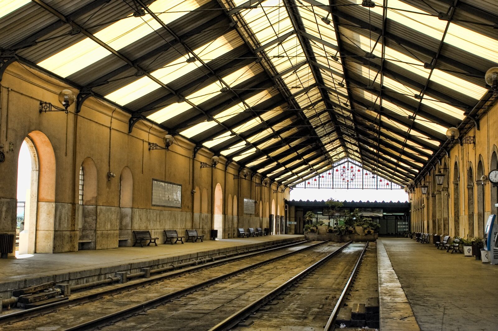 Nikon D50 sample photo. Station, old, interior photography