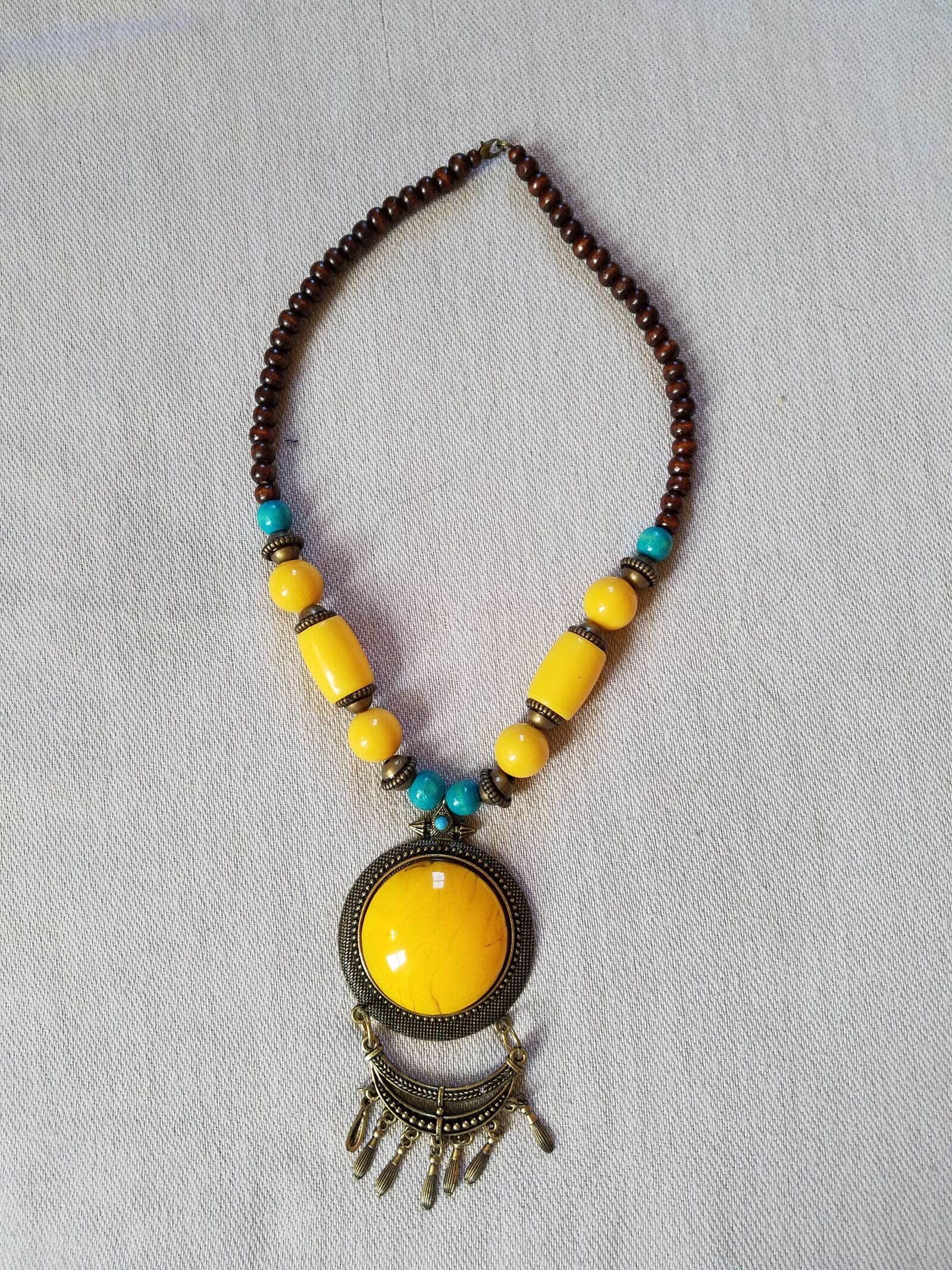 Samsung Galaxy S7 sample photo. Necklace, beads and pendant photography
