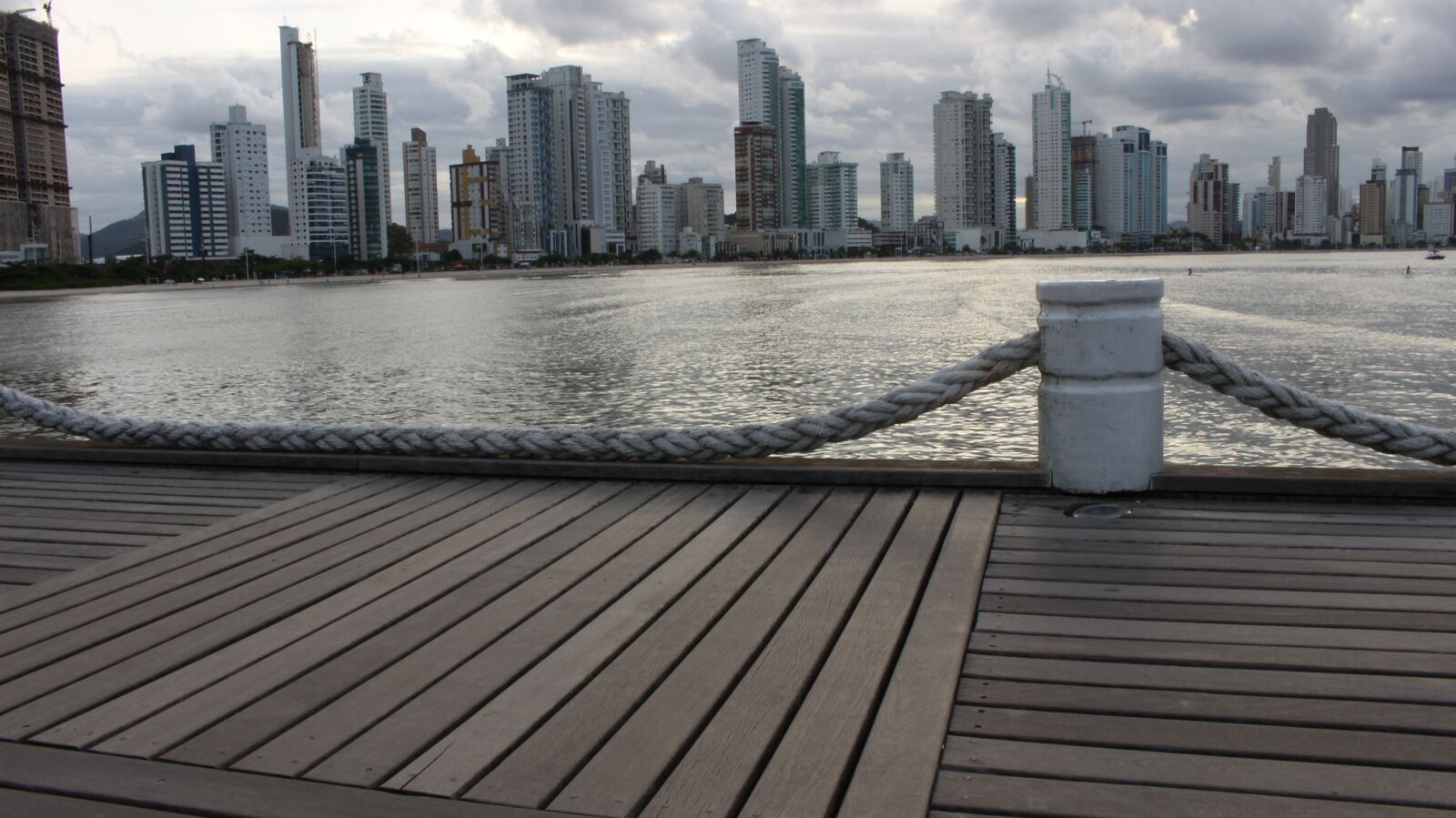 Canon EOS 700D (EOS Rebel T5i / EOS Kiss X7i) sample photo. Spring, sea, city photography
