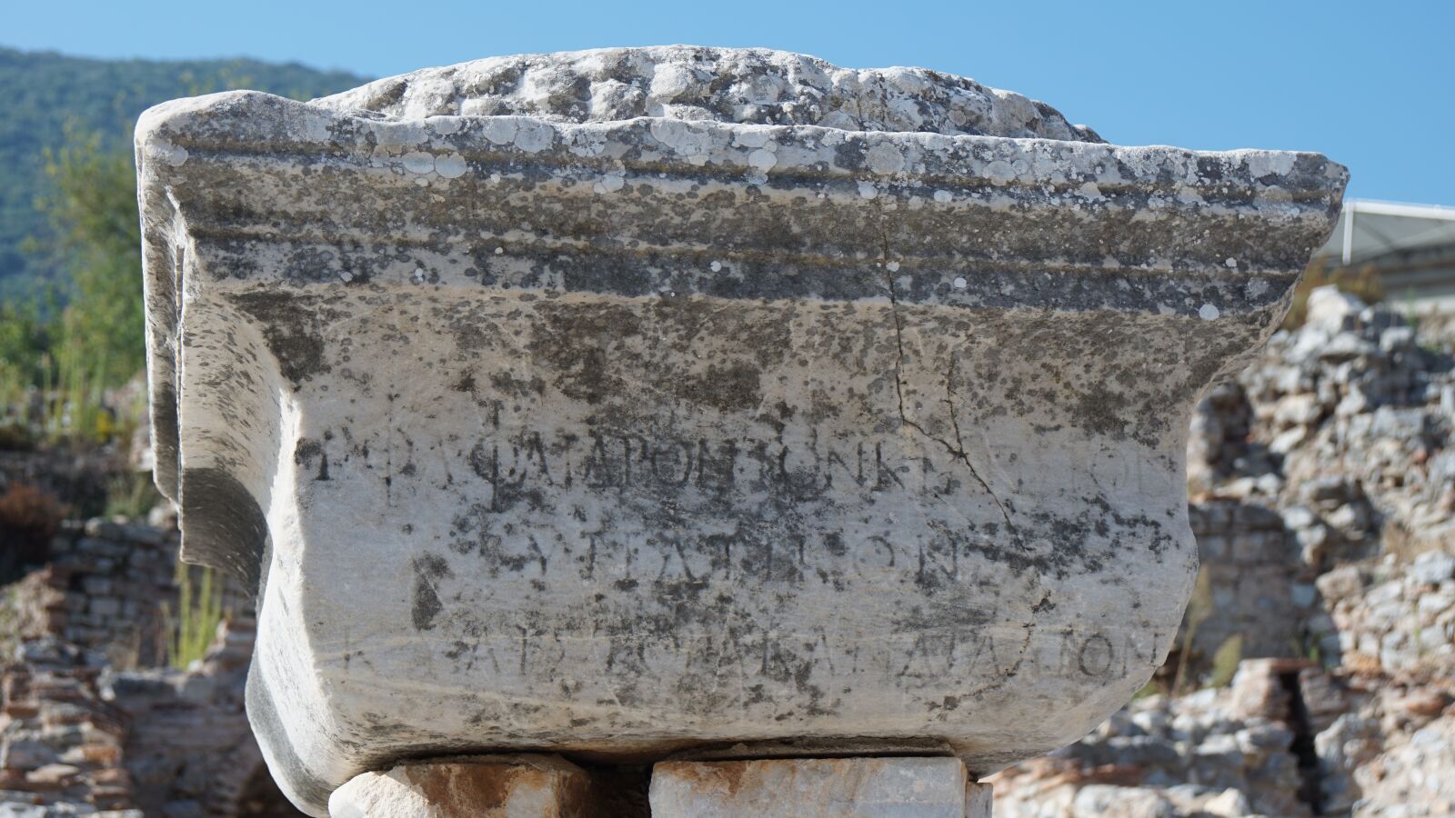 Sony a6000 + Sony Vario-Tessar T* E 16-70mm F4 ZA OSS sample photo. Stone, the ruins of photography