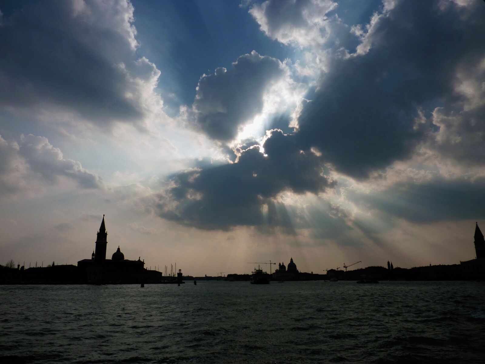 Panasonic Lumix DMC-ZS1 (Lumix DMC-TZ6) sample photo. Italy, venice, water photography