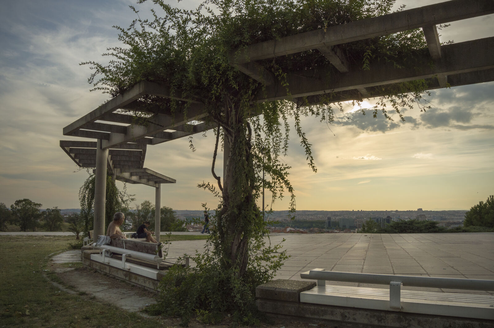 Nikon D3200 sample photo. City, park photography