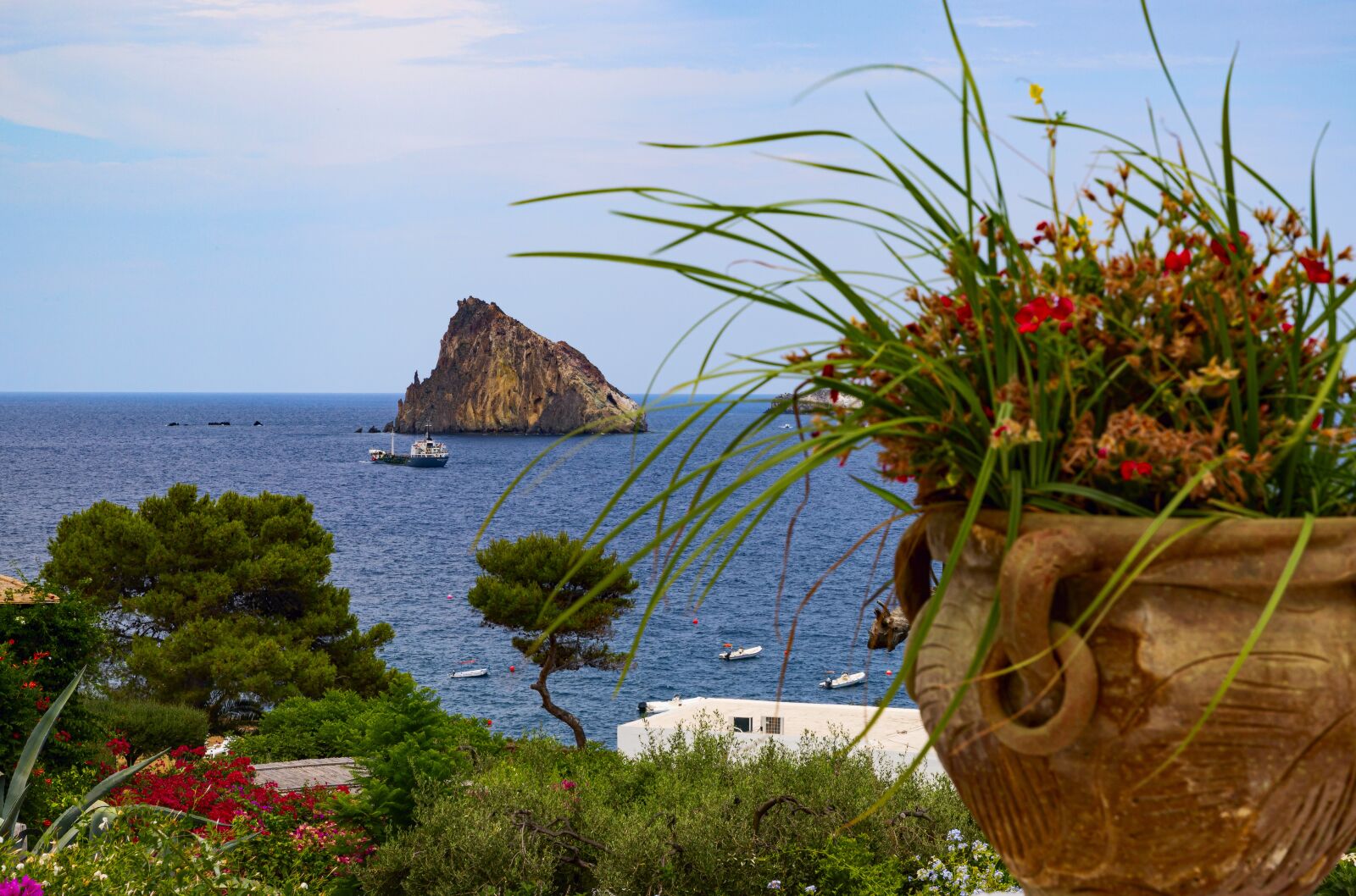 Canon EF 24-105mm F4L IS II USM sample photo. Sicily, aeolian islands, sea photography