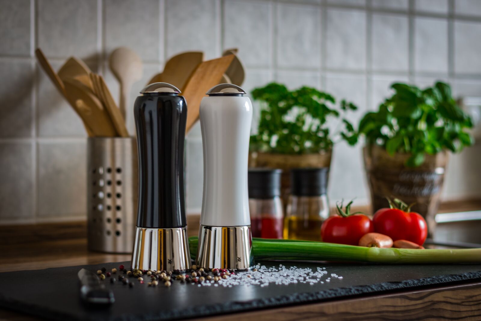 Canon EOS 70D + Canon EF 50mm F1.8 II sample photo. Pepper, salt, spice photography