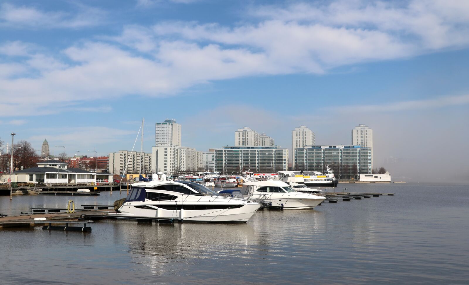Canon EOS 750D (EOS Rebel T6i / EOS Kiss X8i) sample photo. Sea, pier, city photography