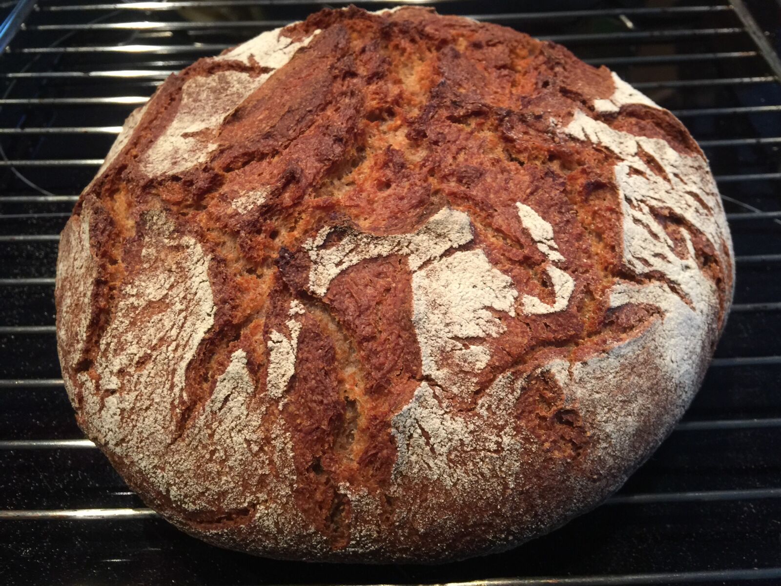 iPhone 6 Plus back camera 4.15mm f/2.2 sample photo. Bread, homemade, crispy photography