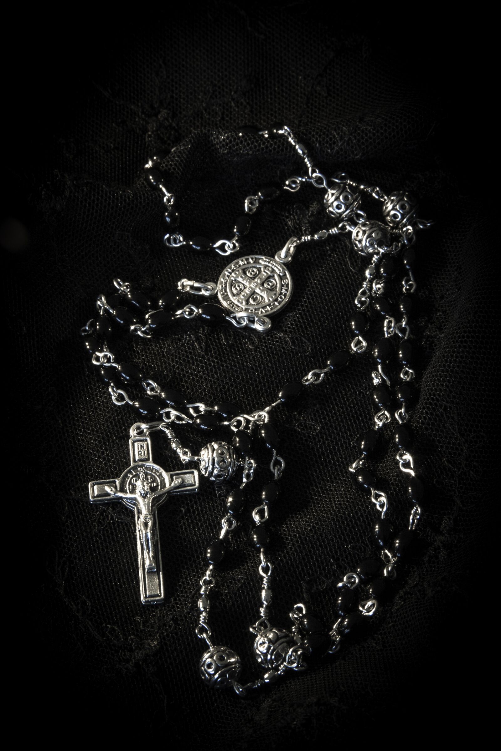 Canon EF-S 17-85mm F4-5.6 IS USM sample photo. Religion, rosary, beads photography