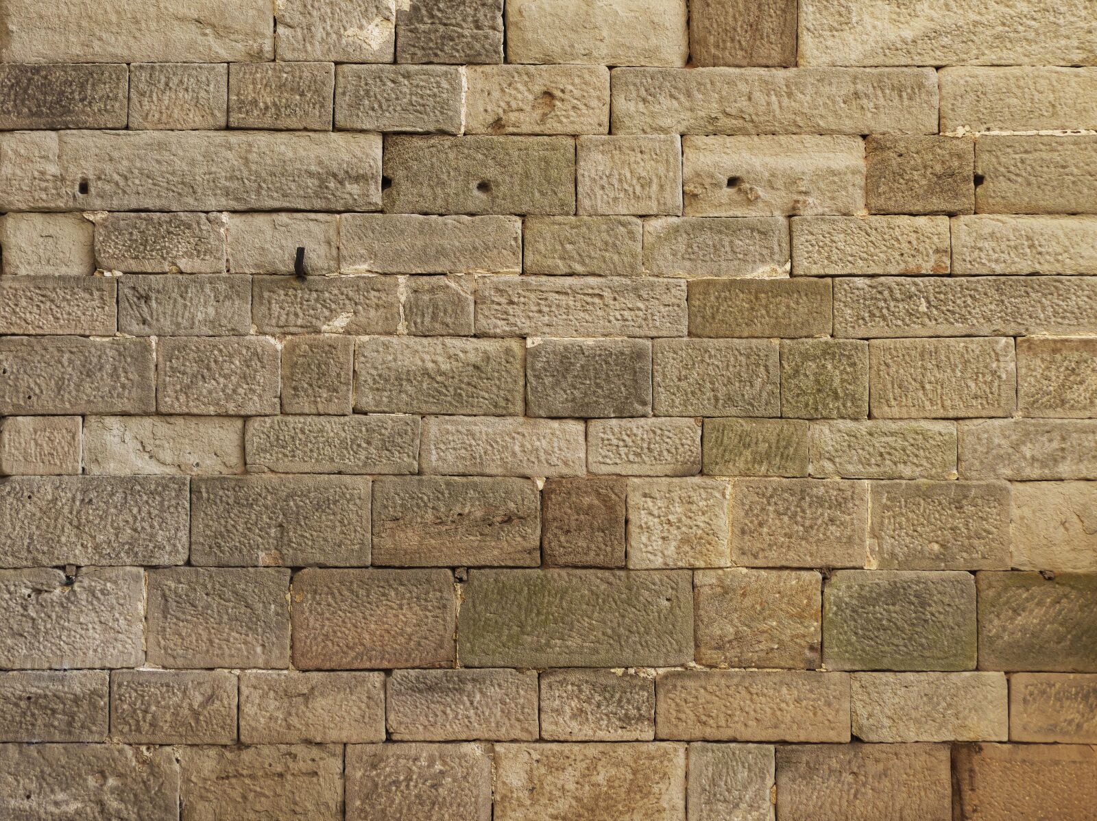 Panasonic Lumix DMC-FZ1000 sample photo. Wall, sandstone wall, facade photography