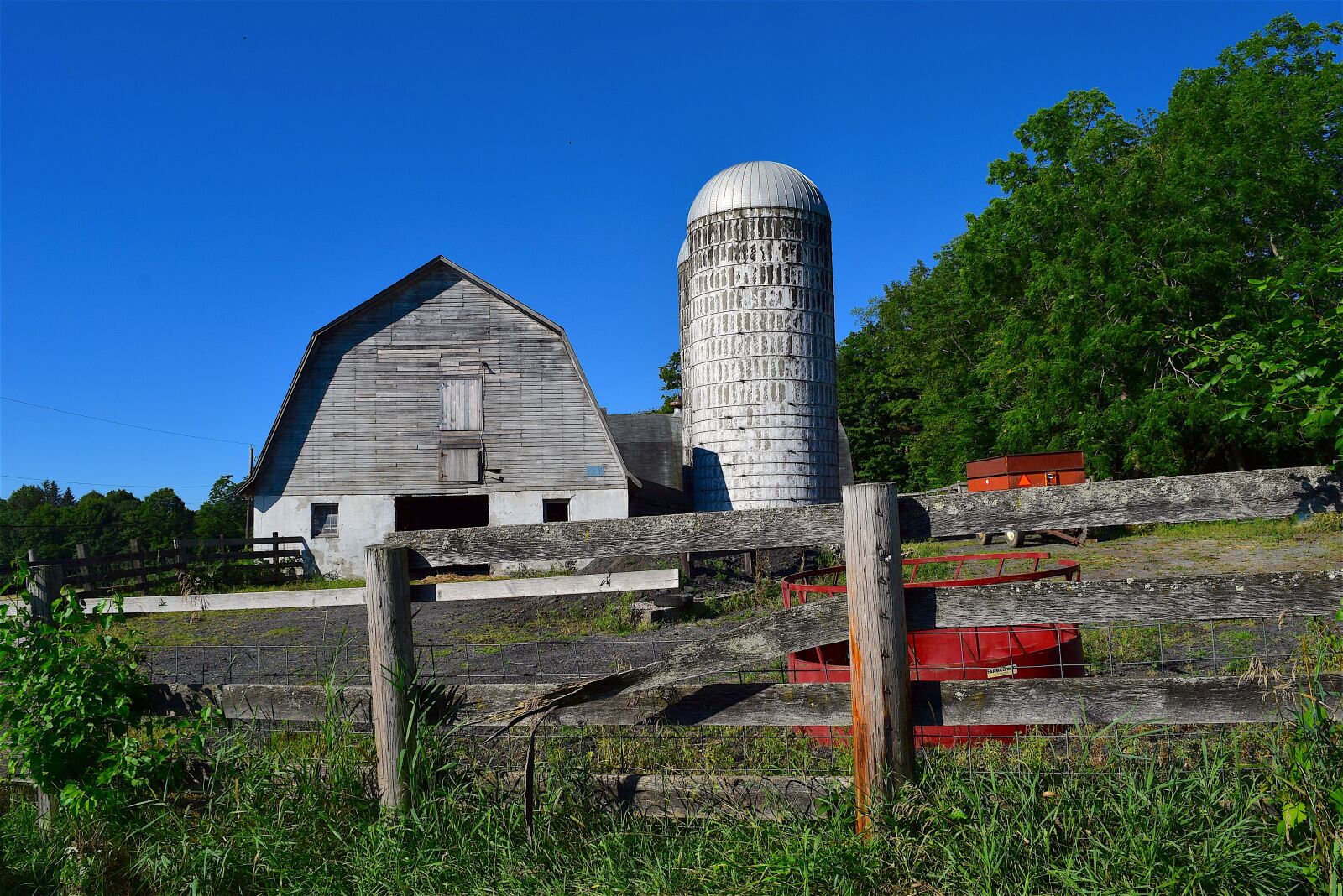 Nikon D3300 sample photo. Barn, silo, agriculture photography