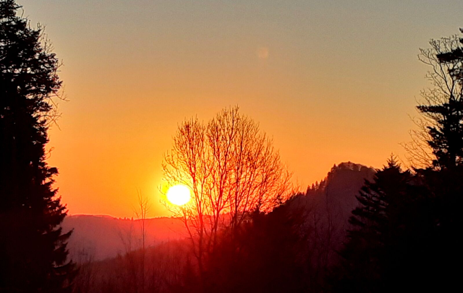 Samsung SM-A202F sample photo. Sunrise, morning, mountain photography